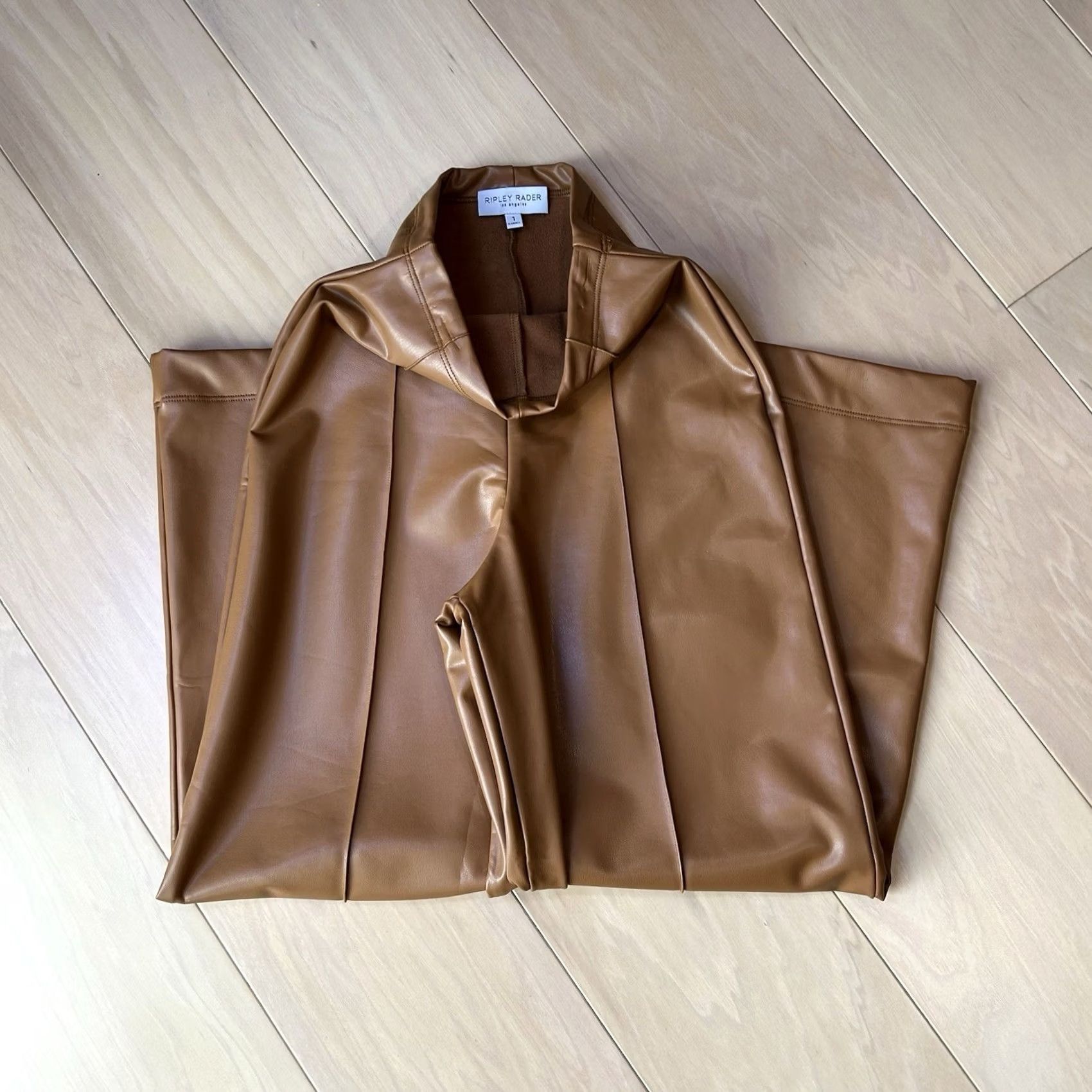 Vintage Ripley Rader Vegan Leather Culottes Cropped Wide-Leg Pant Women’s XS Tan Logo Stretch Elastic Waist Size 26" / US 2 / IT 38 - 3 Thumbnail