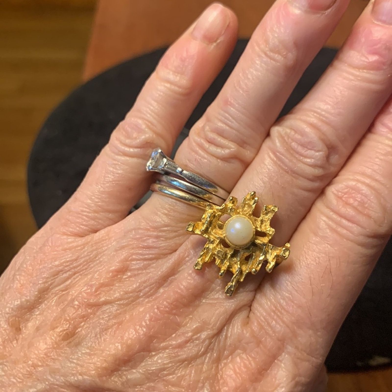 Vintage 70’s brutalist modernist adjustable golden ring faux pearl Size ONE SIZE - 5 Thumbnail