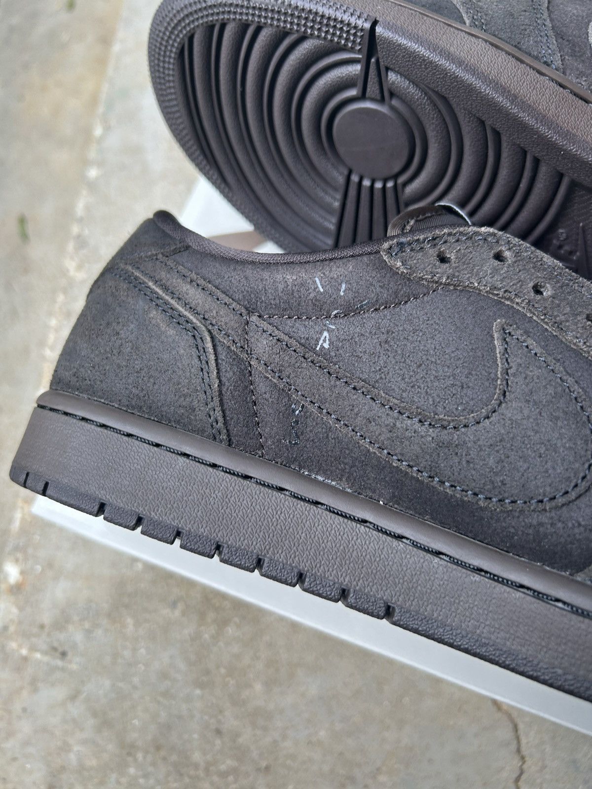 Jordan Brand × Travis Scott Travis Scott x air Jordan 1 low “velvet brown” Size US 11.5 / EU 44-45 - 3 Thumbnail