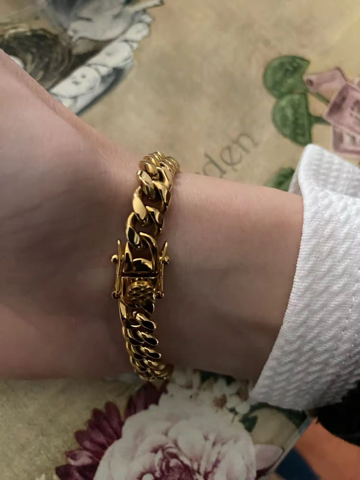 Jewelry Gold Color Cuban Bracelet 10 mm width Size ONE SIZE - 2 Thumbnail