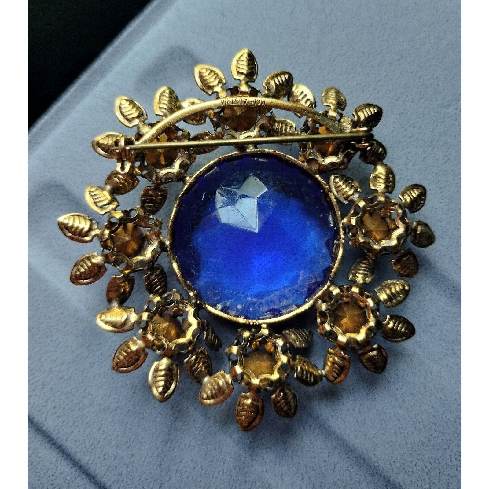 Vintage Vintage Austrian Brooch Crystal Ornate Gold Tone Blue Glass Size ONE SIZE - 19 Thumbnail