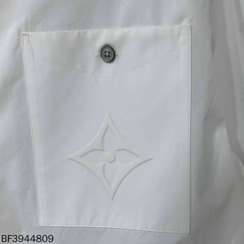 Louis Vuitton Louis Vuitton Short sleeve embossed shirt Size US XL / EU 56 / 4 - 8 Thumbnail