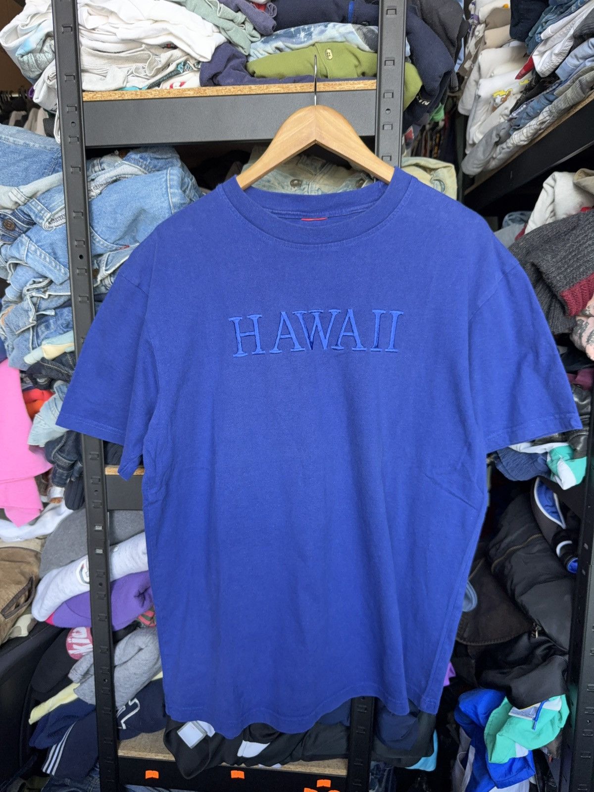 Vintage Vintage Retro 90s Logo HAWAII USA Surf T Shirt Size US XL / EU 56 / 4 - 1 Thumbnail