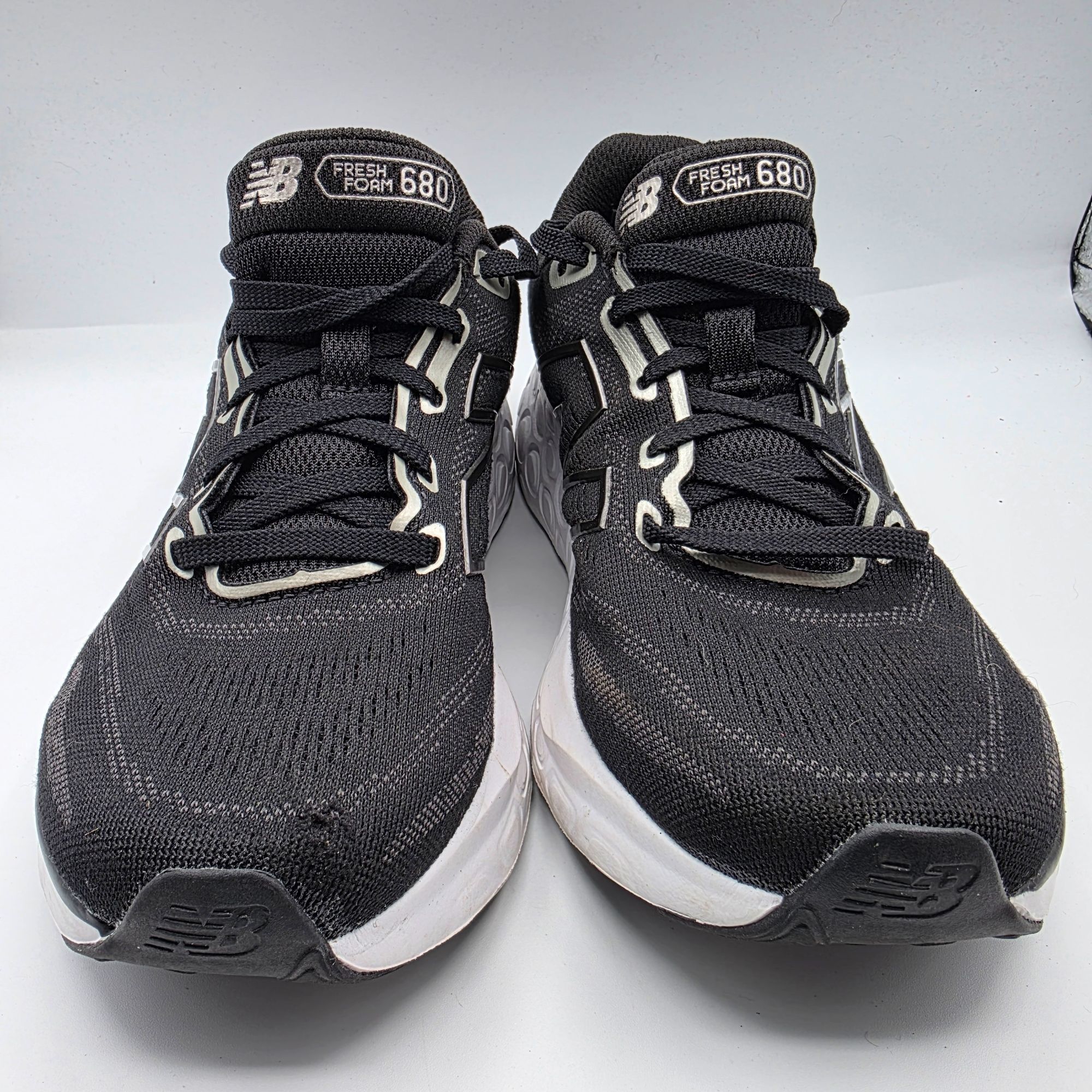 New Balance New Balance Fresh Foam 680v8 Womens Size 8 Black Athletic Sh Size US 8 / IT 38 - 13 Thumbnail