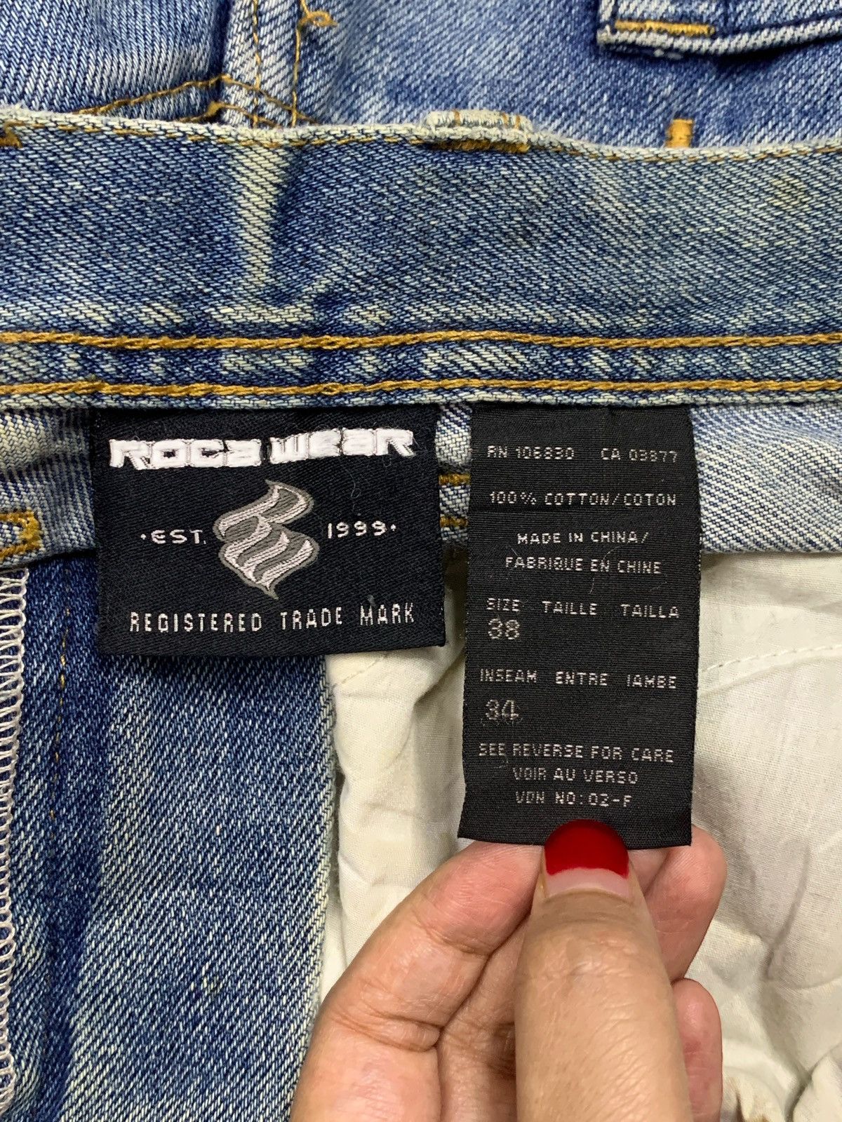 Japanese Brand × Rocawear Vintage Rocawear Faded Wash Patched Distressed Baggy Jeans Size US 37 - 12 Thumbnail