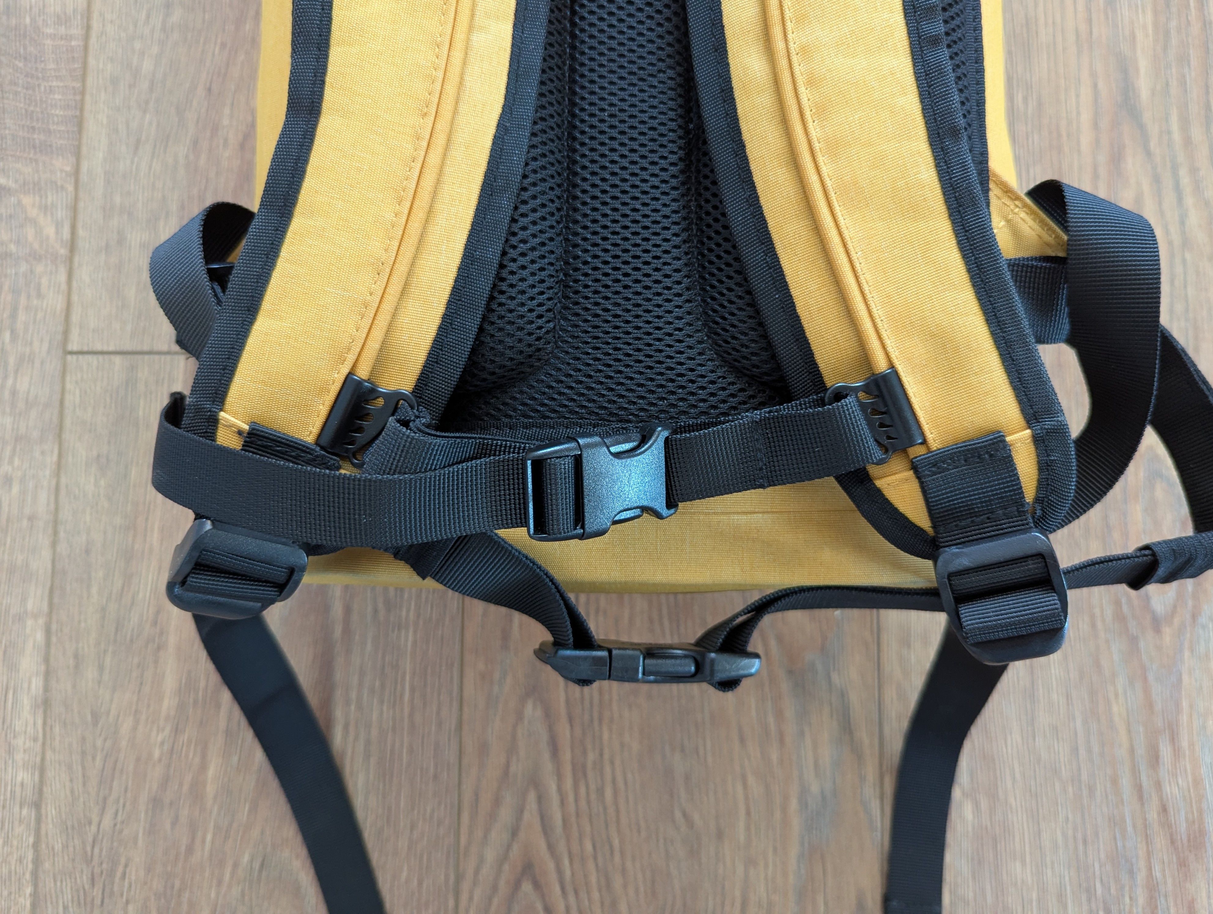 Other Wili Wili Tree Roll Top Backpack Light Sunset 20L Unisex Size ONE SIZE - 14 Thumbnail