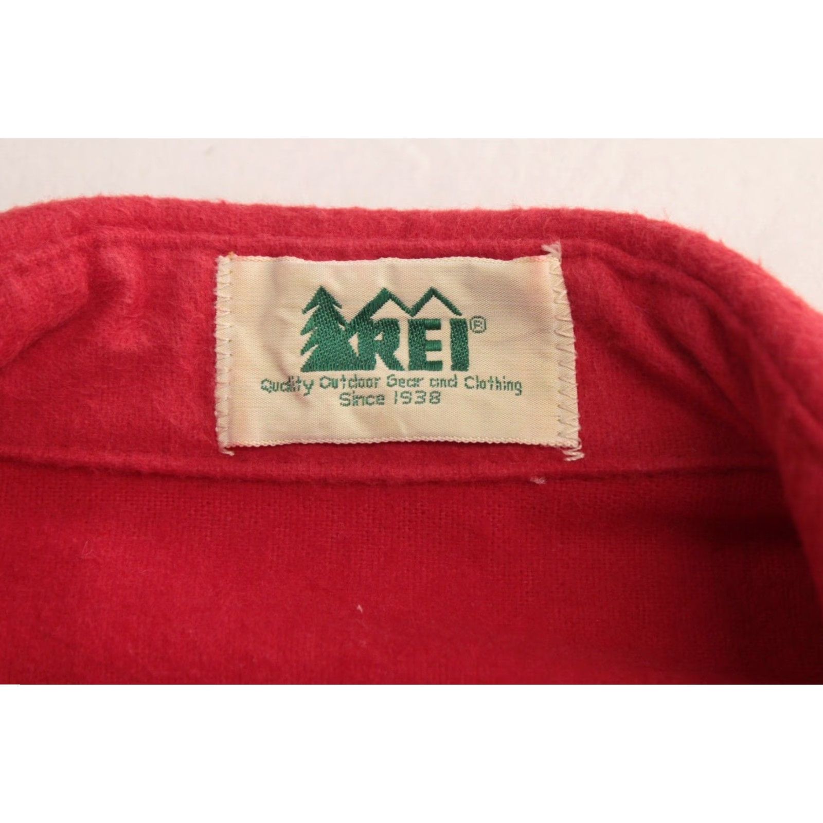 Vintage VINTAGE REI Shirt Shacket Men’s Large Red Flannel Outdoor Long Sleeve Button-Up Y2K 90s City Classic Dad Shirt Mens Size US L / EU 52-54 / 3 - 4 Thumbnail