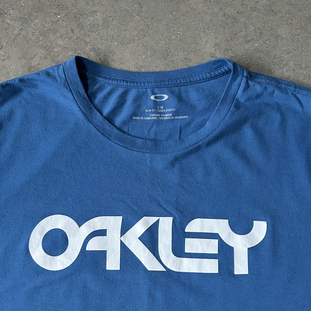 Oakley Oakley Ocean Blue Spell Out Logo Tee - Slim Fit - Size L Size US L / EU 52-54 / 3 - 3 Thumbnail