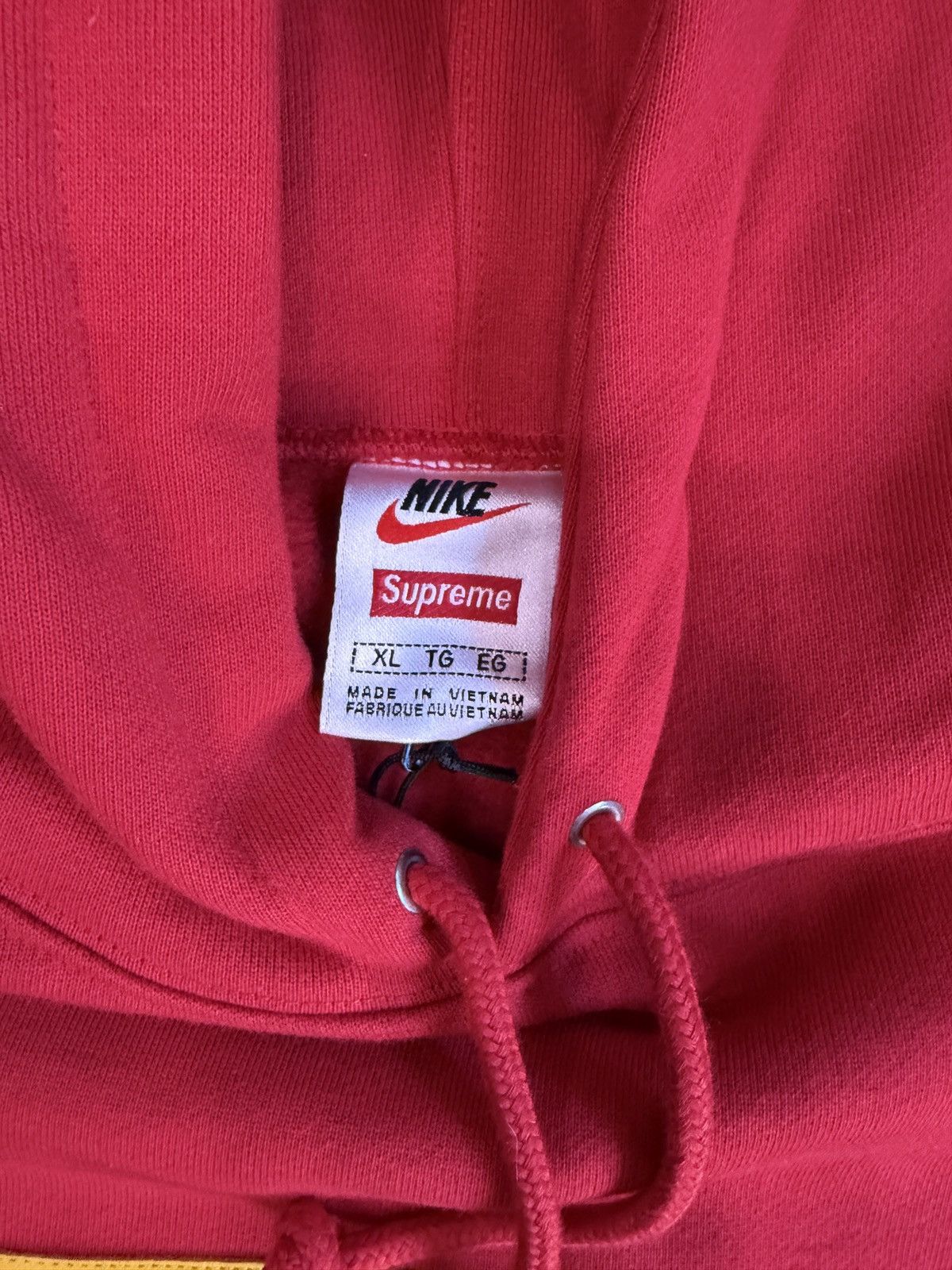 Nike × Supreme Nike x Supreme Hooded Sweatshirt — Red/Yellow/Green (FW19) Size US XL / EU 56 / 4 - 5 Thumbnail