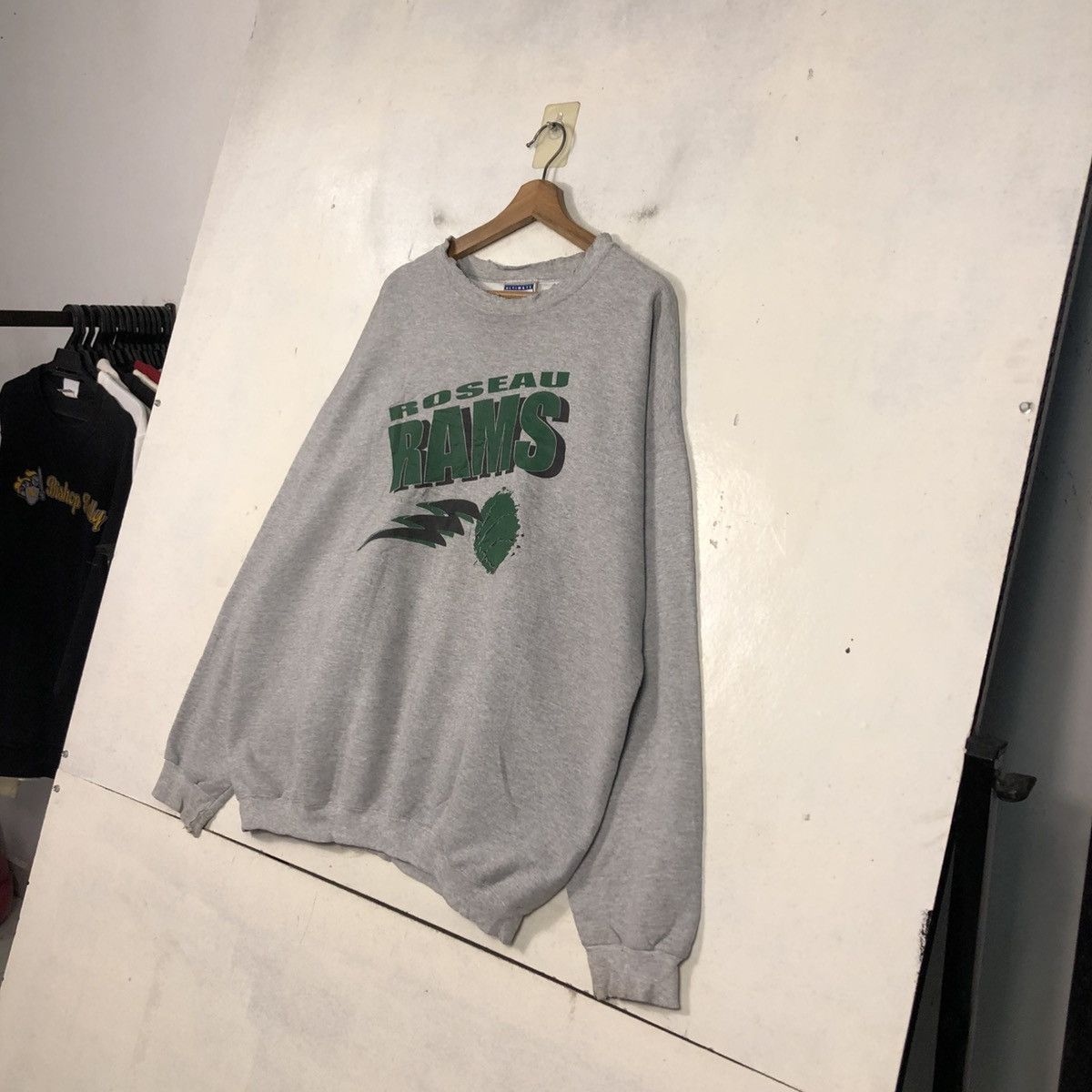 Vintage 📌Vintage Sweatshirt Crewneck Sportswear Roseau Rams Usa Size US M / EU 48-50 / 2 - 4 Thumbnail