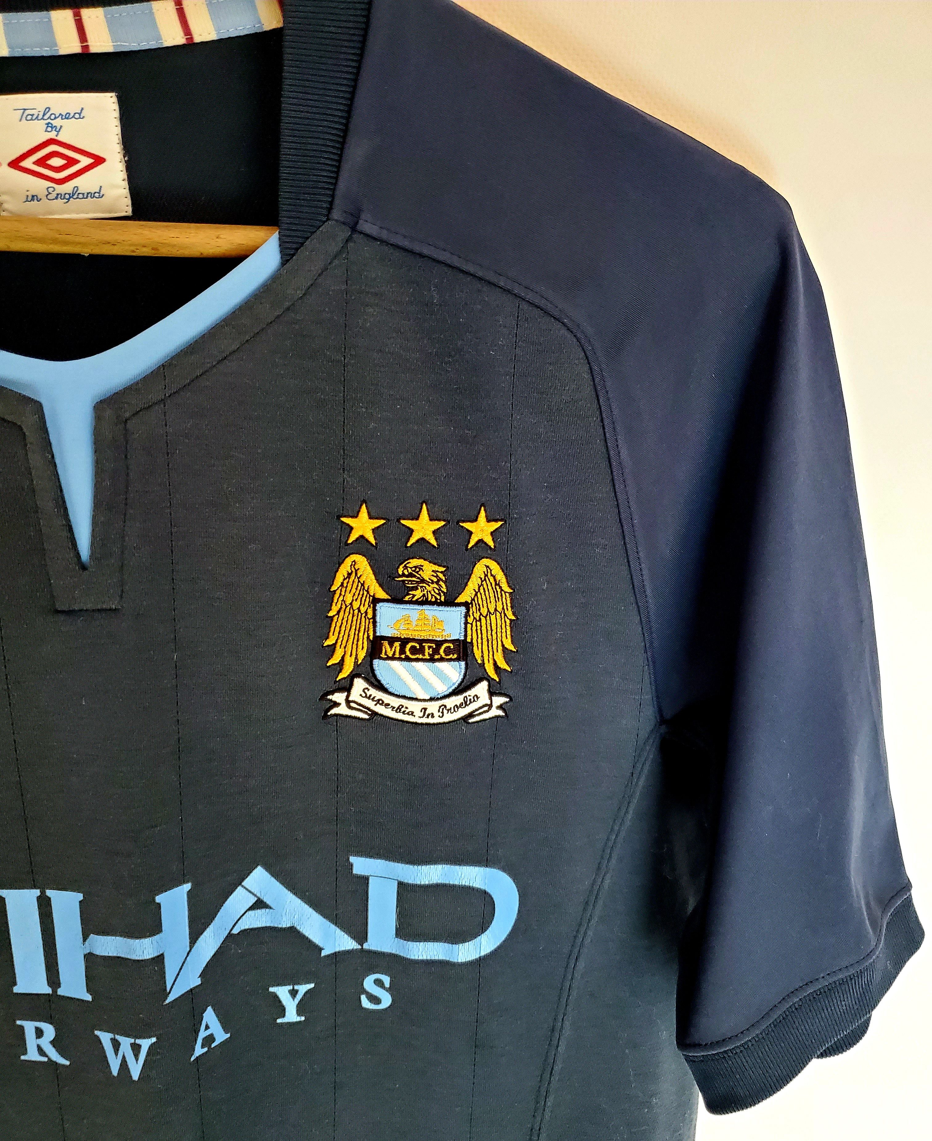 Umbro Manchester City Away shirt 2010/11 Umbro #21 David Silva S Size US S / EU 44-46 / 1 - 3 Thumbnail