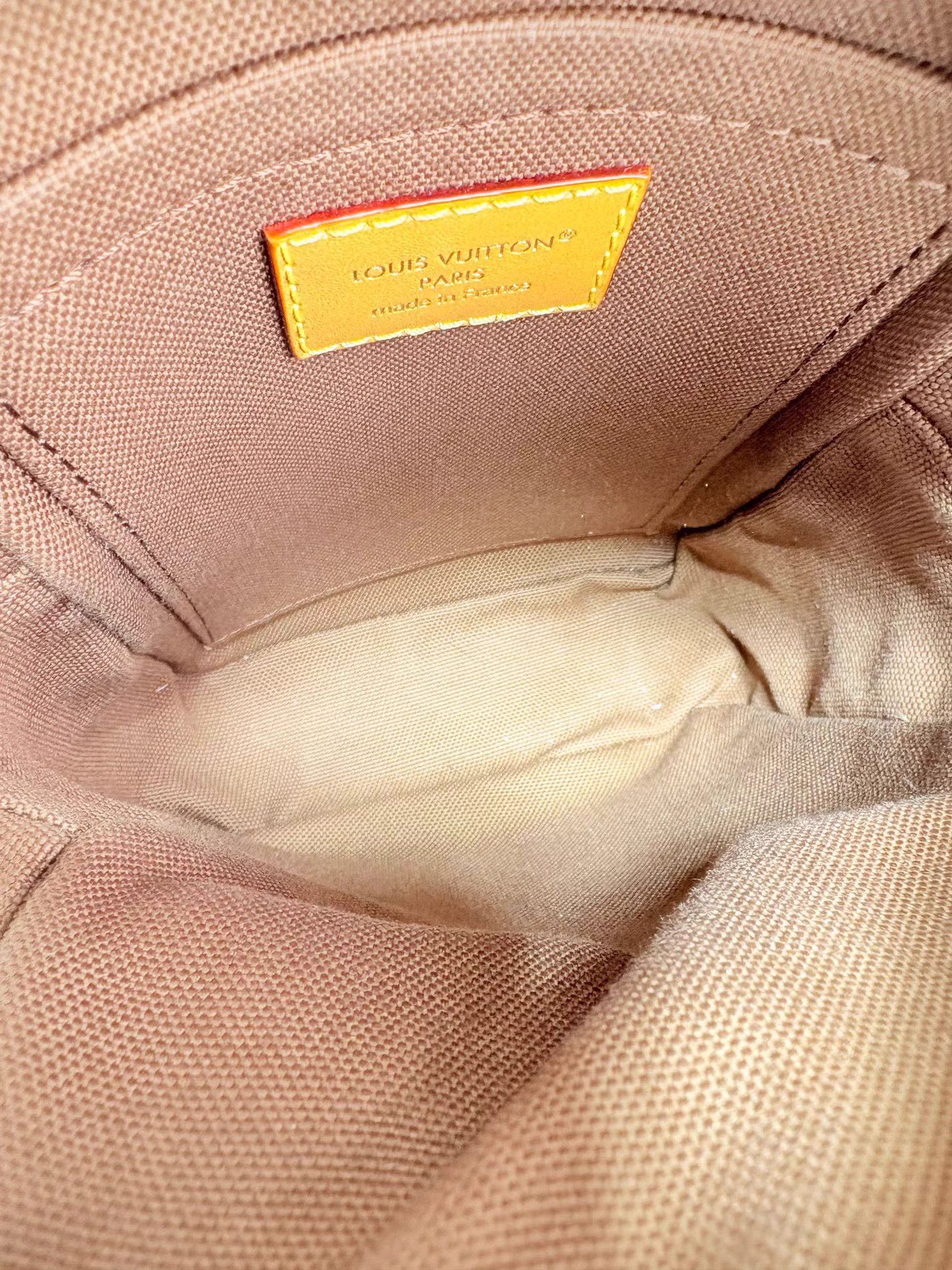 Louis Vuitton LOUIS VUITTON Amazone Monogram Double-Zip Camera Bag K1 Size ONE SIZE - 6 Thumbnail