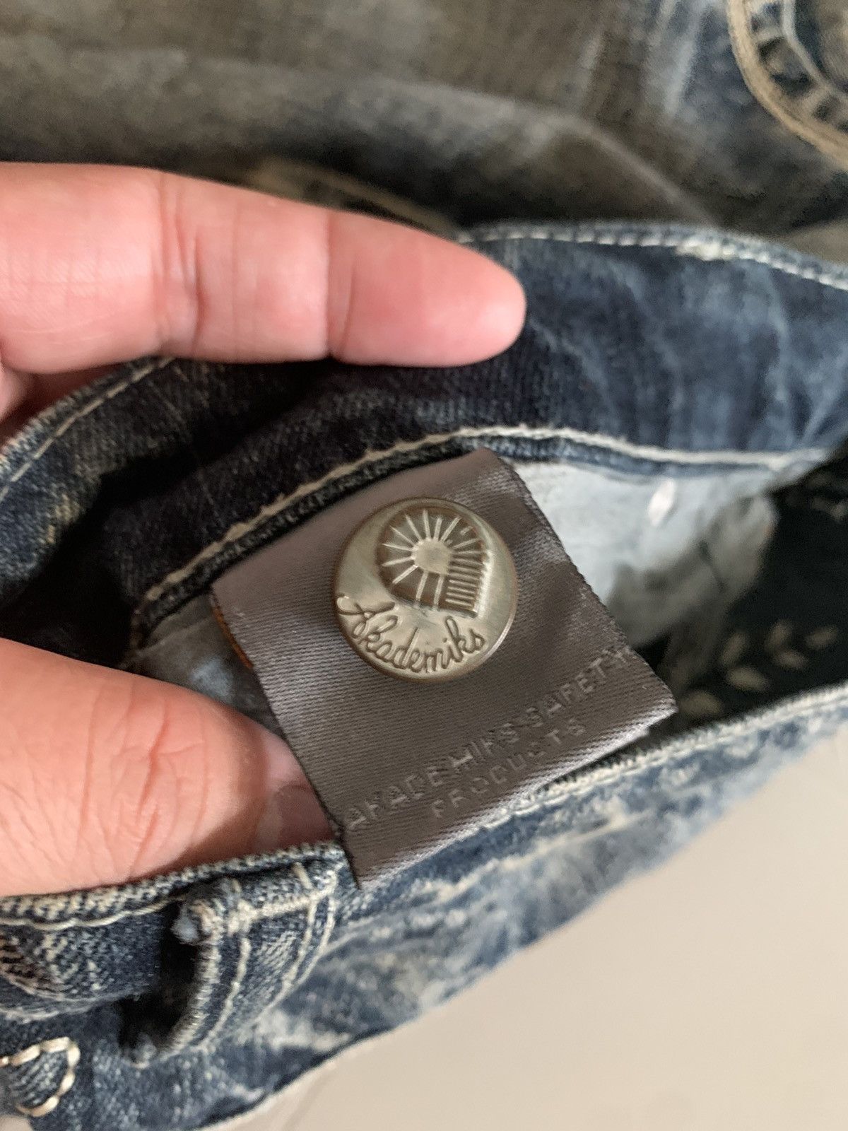 Akademiks Akademiks Emboidered Baggy Jeans VERY RARE Crane design Size US 40 / EU 56 - 5 Thumbnail