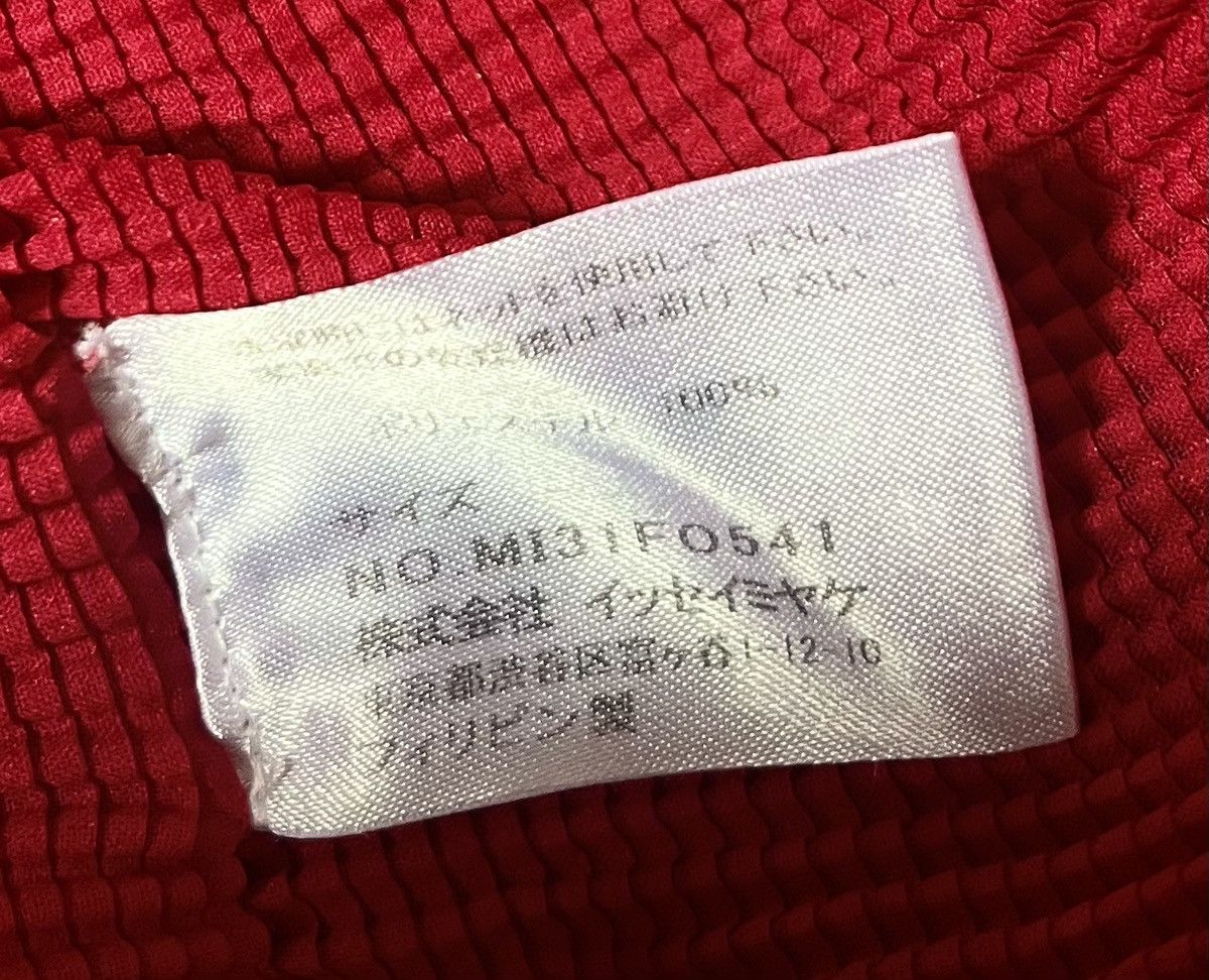 Homme Plisse Issey Miyake TAX FREE 🇺🇸 Vintage issey miyake me pleats red cardigan Size S / US 4 / IT 40 - 4 Thumbnail