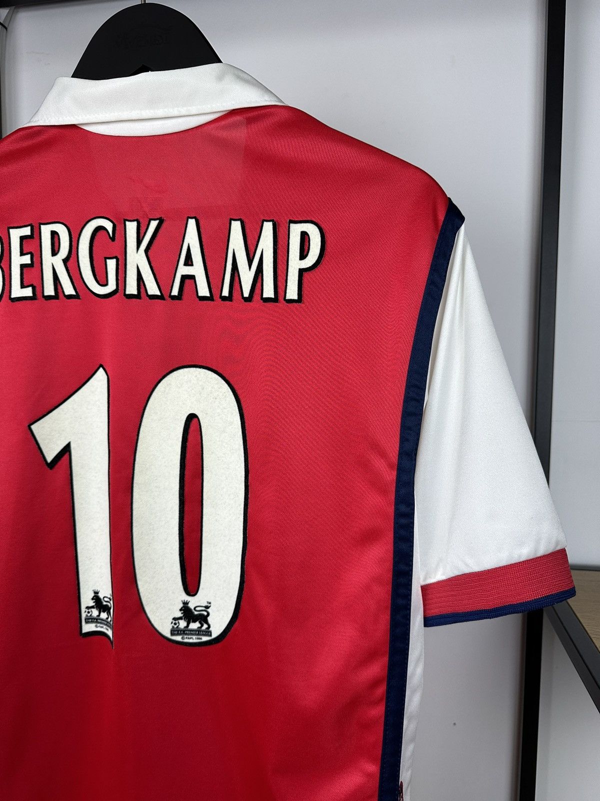Nike × Vintage Vintage Arsenal #10 Bergkamp Nike 1999-2000 home jersey Men Size US S / EU 44-46 / 1 - 14 Thumbnail