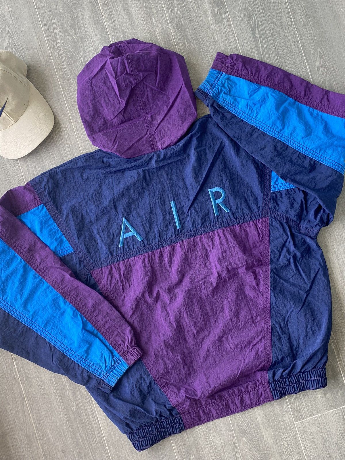 Nike × Vintage Vintage 90’s Nike Air Windbreaker Hoodie Jacket Size US L / EU 52-54 / 3 - 2 Thumbnail
