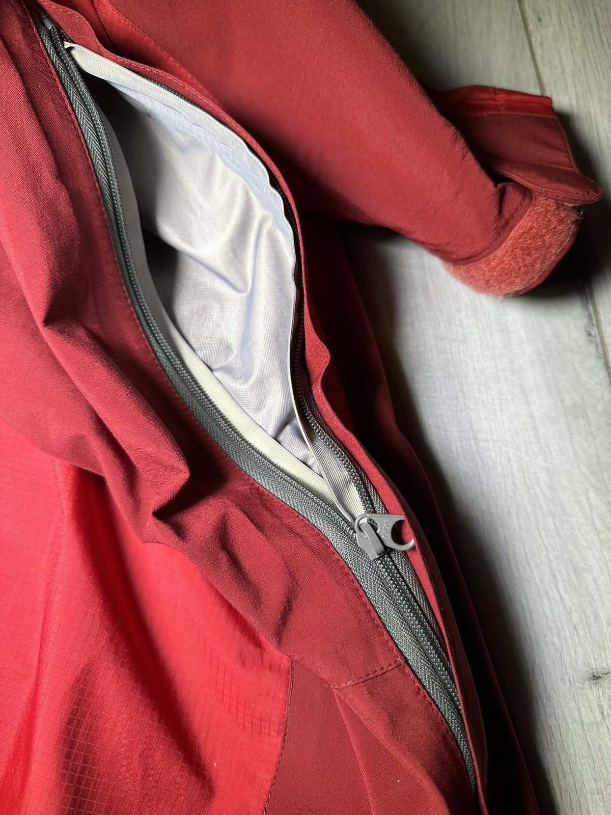 Marmot Marmot Light zip red jacket Size US L / EU 52-54 / 3 - 8 Thumbnail