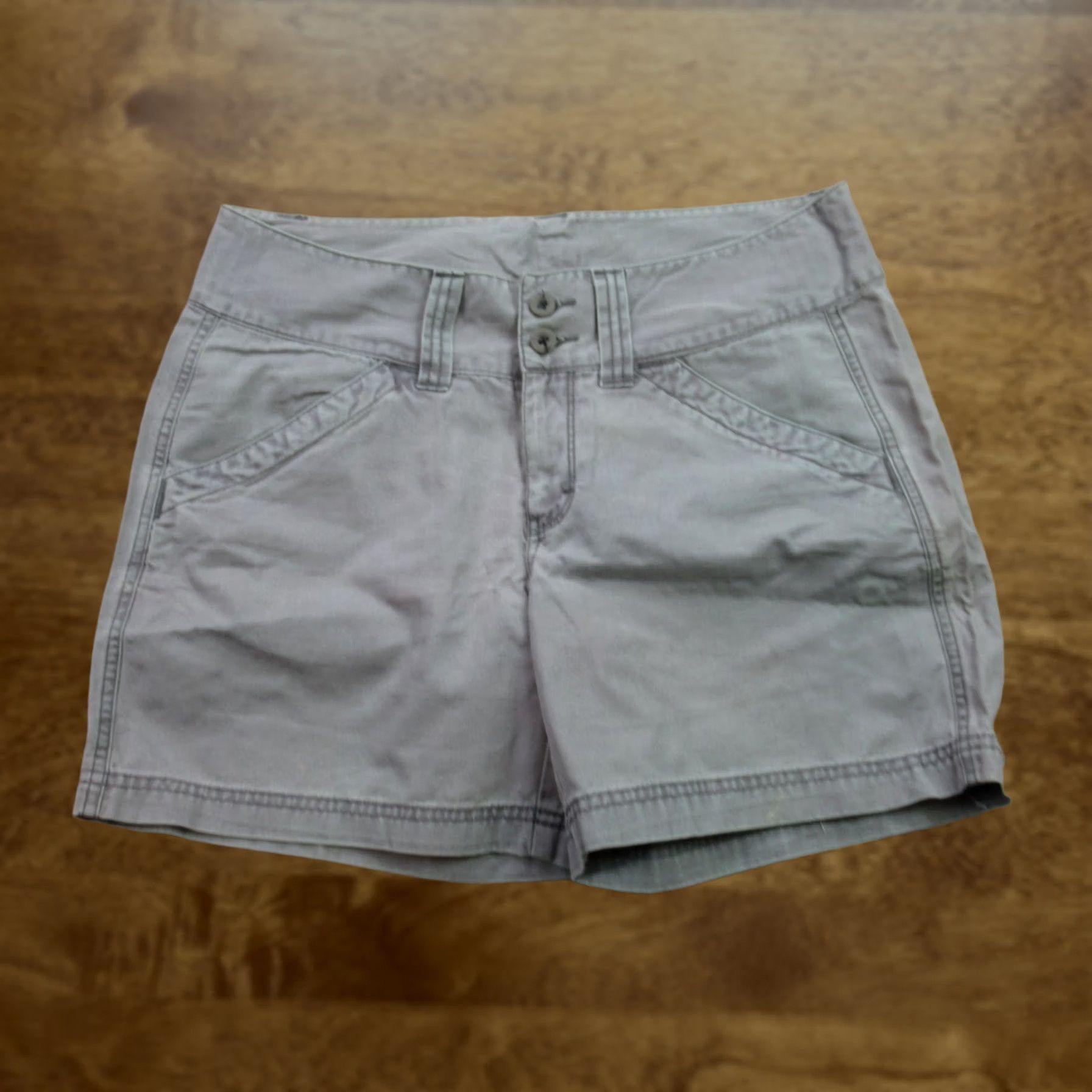 The North Face The North Face Shorts Womens 8 Gray Casual Chino Pockets Lightweight Size 30" / US 8 / IT 44 - 1 Thumbnail