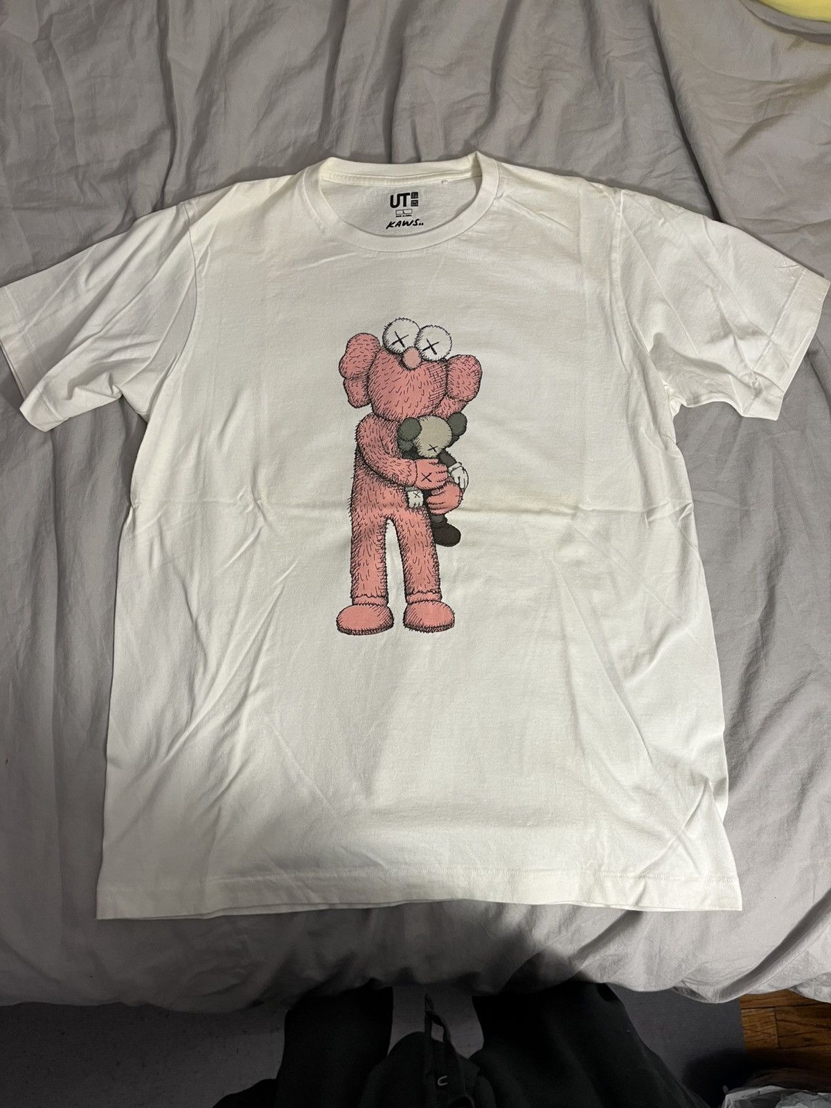 Kaws × Uniqlo Kaws uniqlo pink guy tee white Size US L / EU 52-54 / 3 - 1 Thumbnail