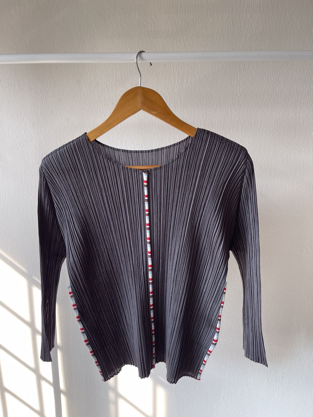 Issey Miyake × Pleats Please Issey Miyake 2004 Pleats Please Issey Miyake Shirt Size US S / EU 44-46 / 1 - 4 Thumbnail