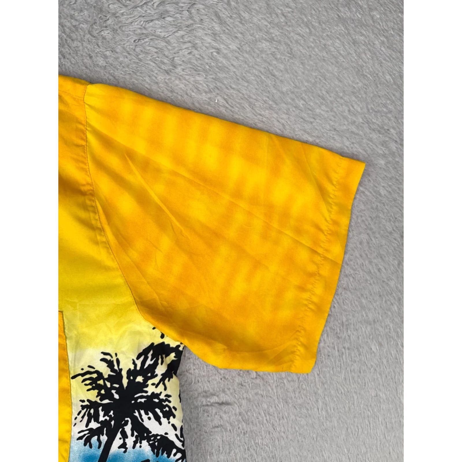 Vintage Curfew Shirt Mens Hawaiian Short Sleeve Button-Up Yellow 100% Polyester Floral 44 in Chest Adult Medium Size US M / EU 48-50 / 2 - 2 Thumbnail