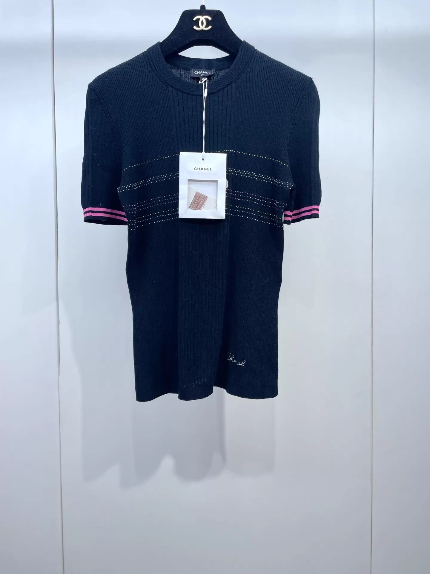 Chanel Chanel 25C Fish Motif Knit Short Sleeve 38 (99 New, Tags) Size S / US 4 / IT 40 - 1 Thumbnail