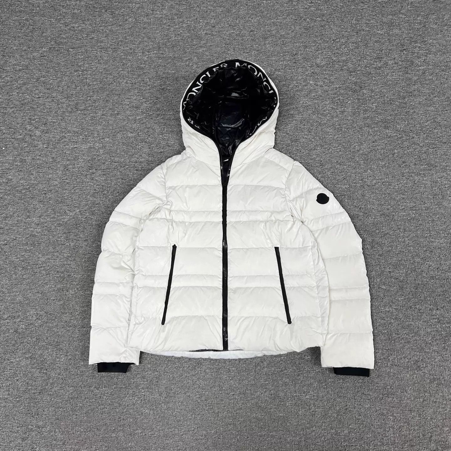Moncler Moncler Tharon Logo Down Jacket 1 Size S / US 4 / IT 40 - 1 Thumbnail
