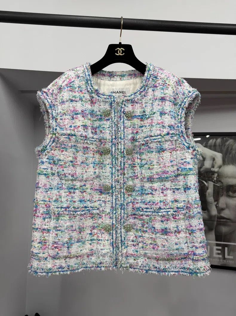 Chanel Chanel Beach series colourful tweed vest jacket Size XS / US 0-2 / IT 36-38 - 1 Thumbnail