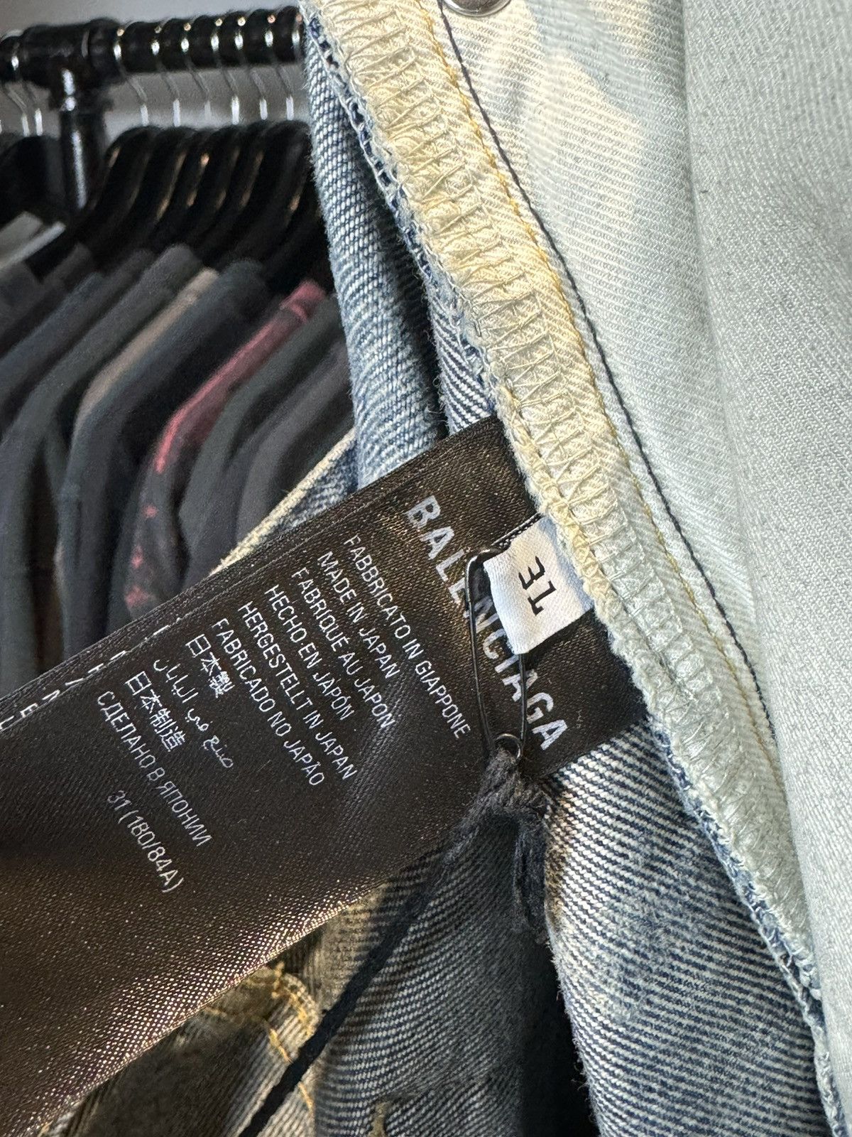 Balenciaga Balenciaga All Over Logo Light Wash Cropped Jeans - 31 Size US 31 - 25 Thumbnail