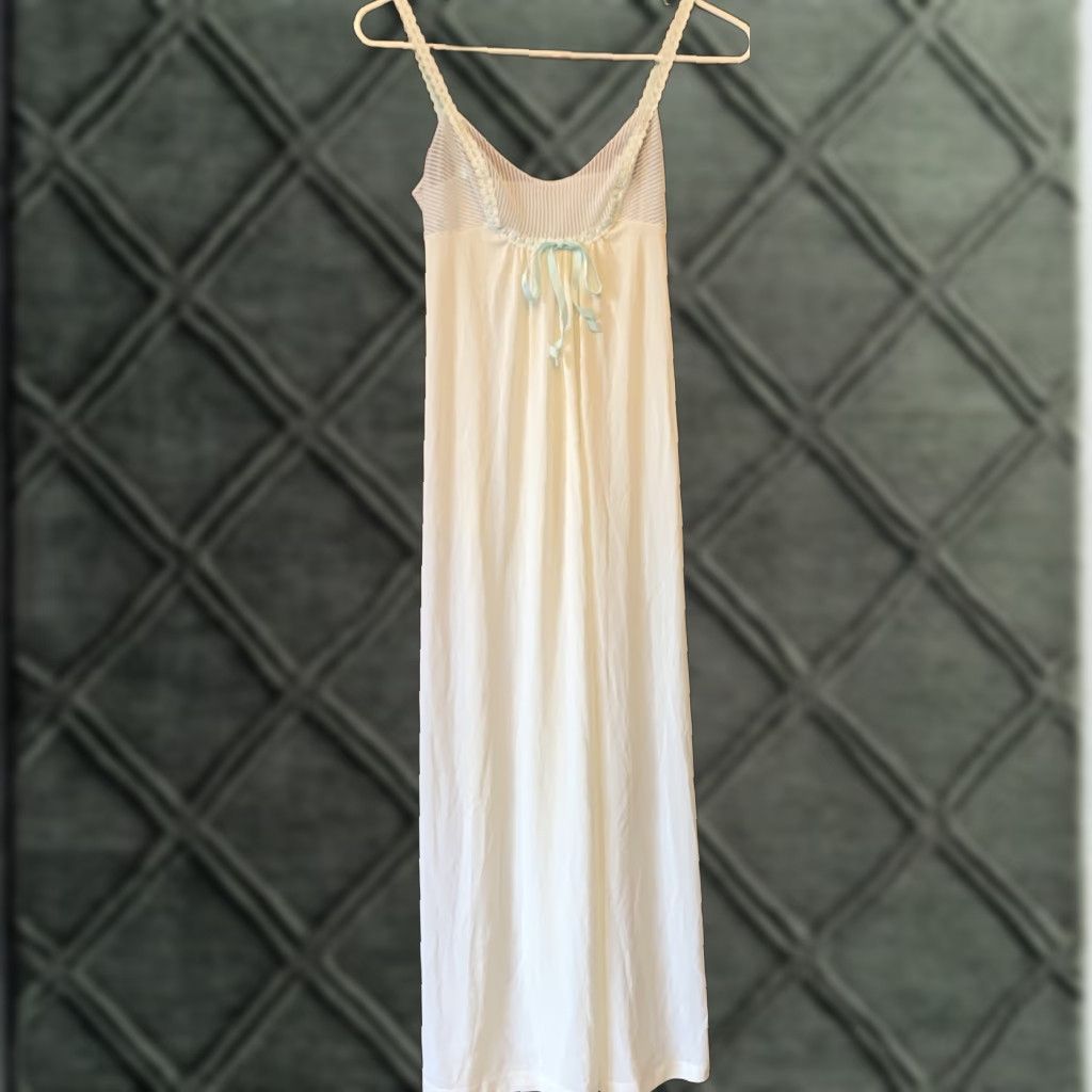 Vintage VINTAGE Gossard Artemis Ivory Nylon Long Nightgown Made in USA Petite 1596 Nightgown Womens Size ONE SIZE - 1 Thumbnail