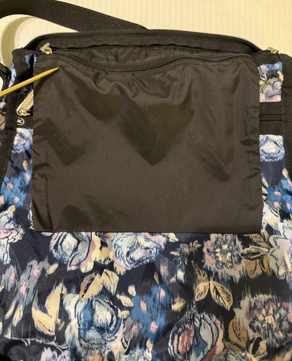 LeSportsac LeSportsac Flower Cluster Nylon Crossbody NWOT Adjust Strap Size ONE SIZE - 7 Thumbnail