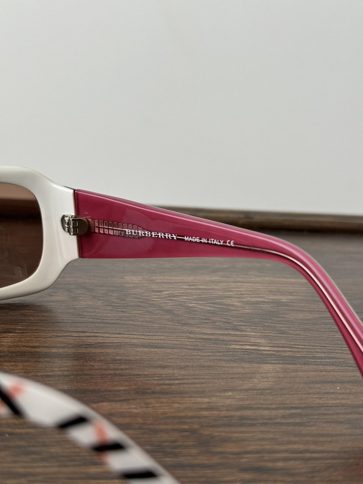 Burberry × Vintage Vintage Y2K Style Burberry Nova Check Women’s Sunglasses Size ONE SIZE - 6 Thumbnail