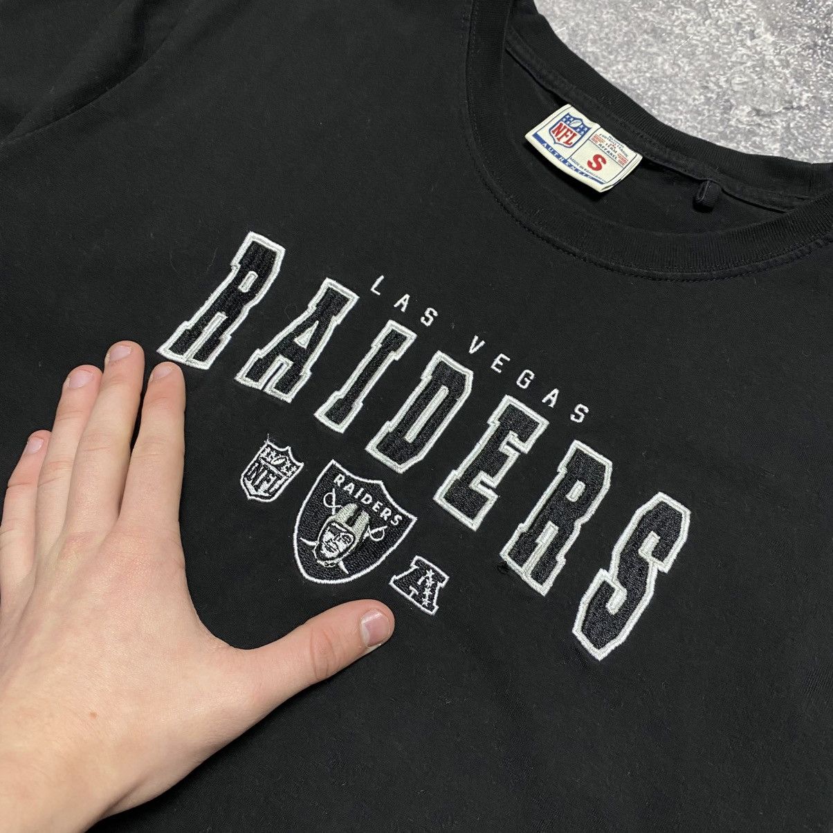 NFL Men’s NFL Las Vegas Raiders Team black basic tee Size US S / EU 44-46 / 1 - 3 Thumbnail