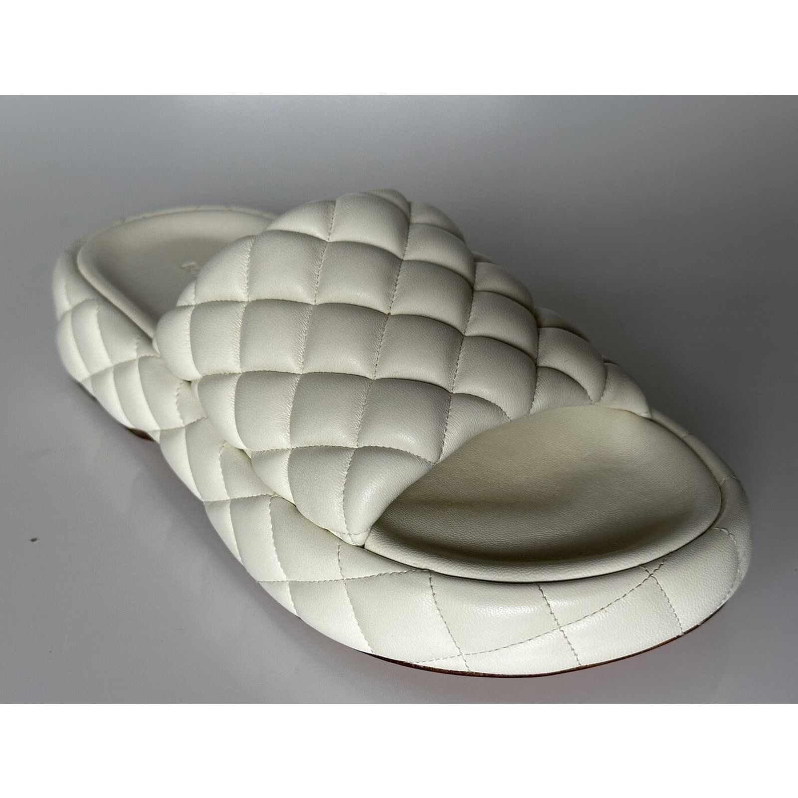 Bottega Veneta Bottega Veneta White Quilted Leather Sandals 10 US 708885 IT Size US 10 / IT 40 - 3 Thumbnail
