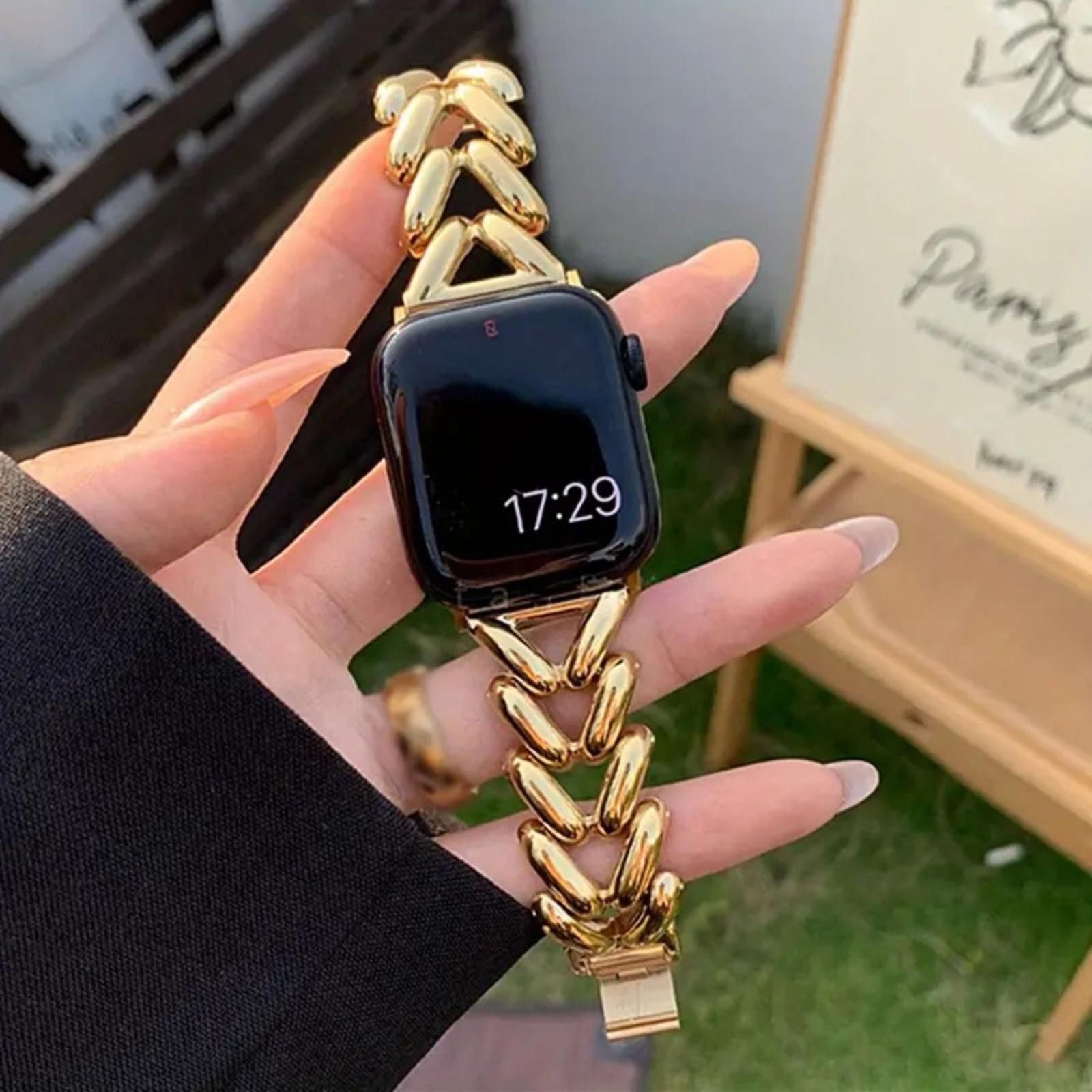 Designer Gold Chain Link Smartwatch Band NWT Size ONE SIZE - 1 Thumbnail