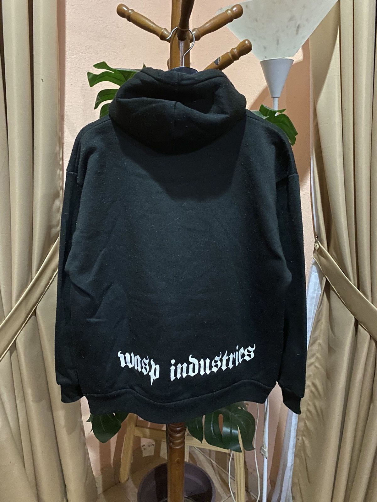 Vintage Vintage Wasp Industries Black Hoodie Made in USA – Size S Size US S / EU 44-46 / 1 - 8 Thumbnail