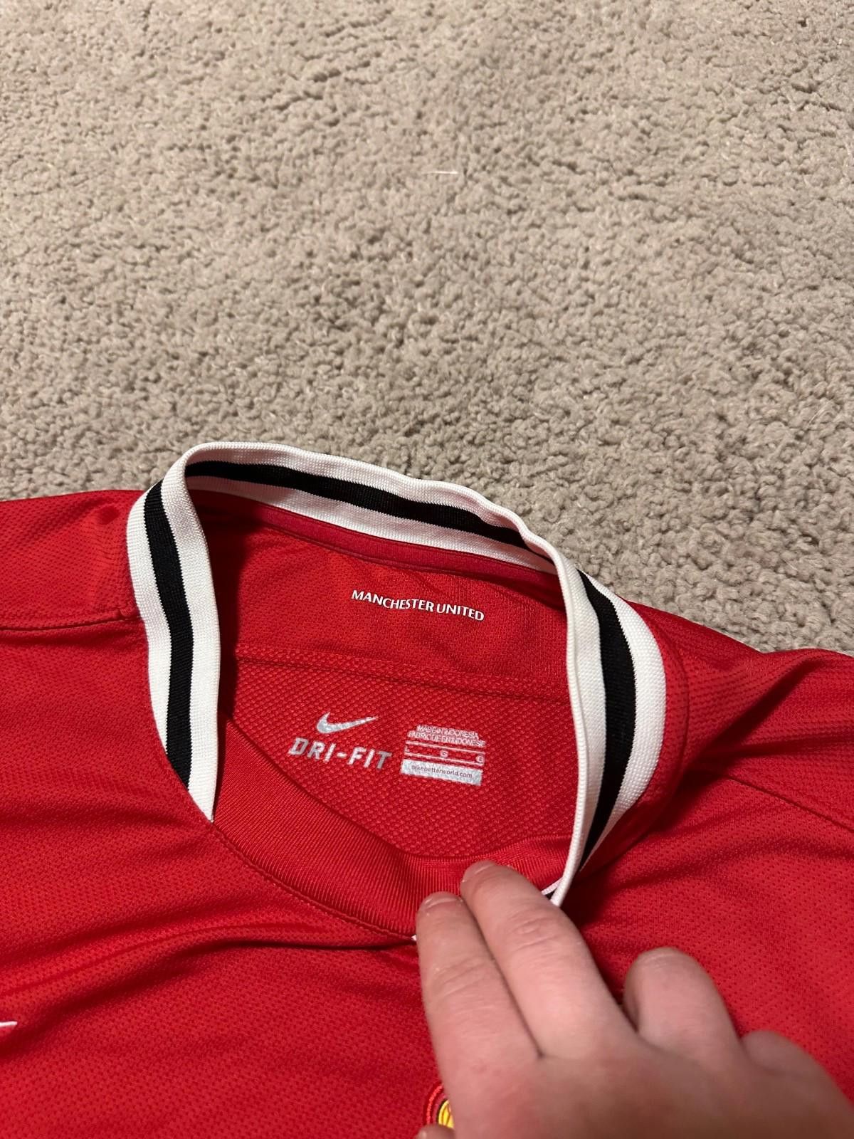 Nike MANCHESTER UNITED 2011 2012 HOME FOOTBALL SHIRT JERSEY NIKE Size US L / EU 52-54 / 3 - 4 Thumbnail
