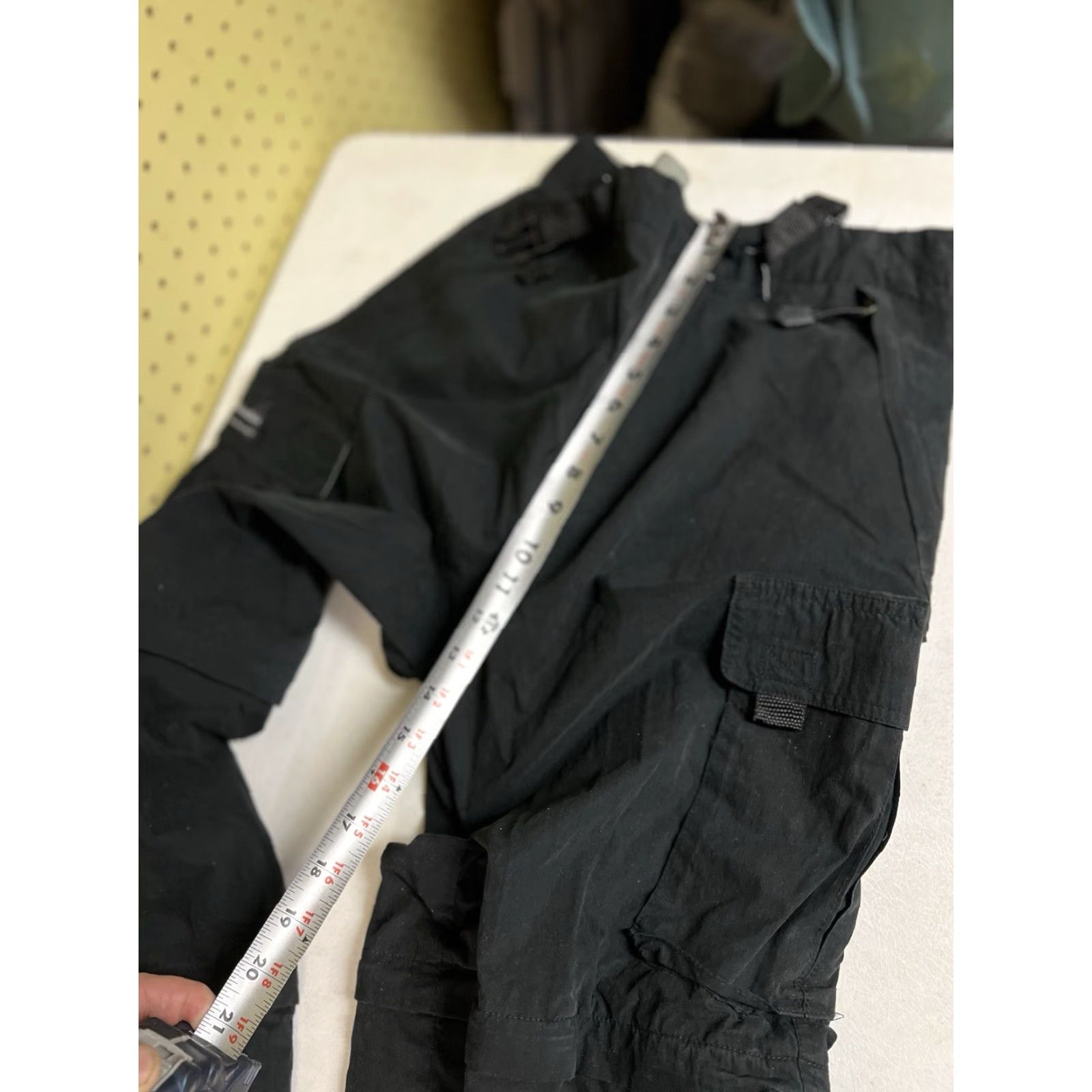 Vintage Vintage Columbia Cargo Pants Zip Convertible Shorts Capri Outdoor Medium 28x32 Men Black Cotton Relaxed Pants Size US 31 - 5 Thumbnail