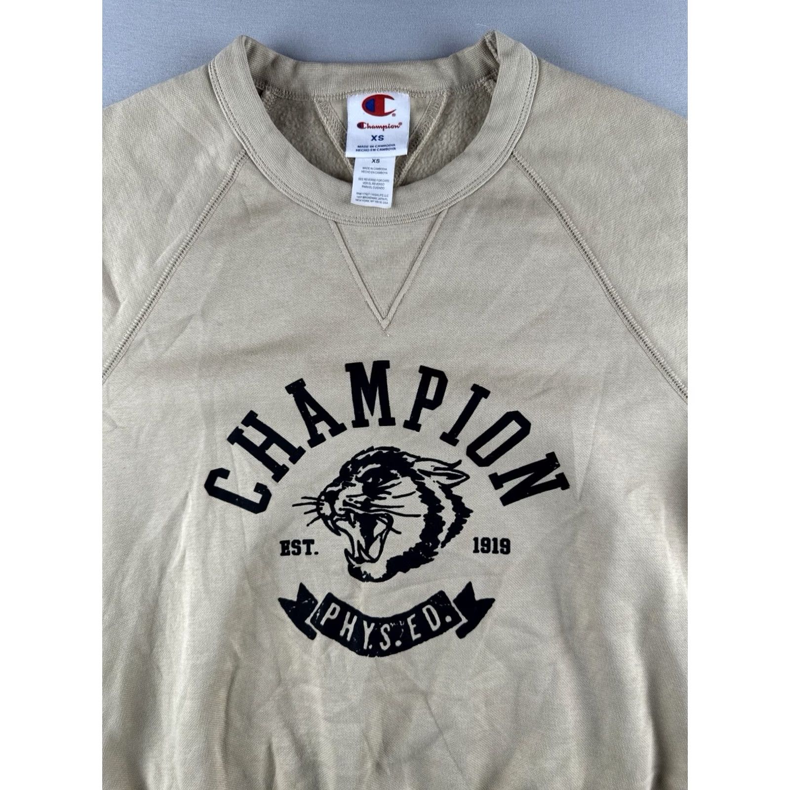 Champion Champion Cropped Sweatshirt Womens XS Beige Short Sleeve Crewneck Pullover Retro Sports Activewear Size XS / US 0-2 / IT 36-38 - 4 Thumbnail