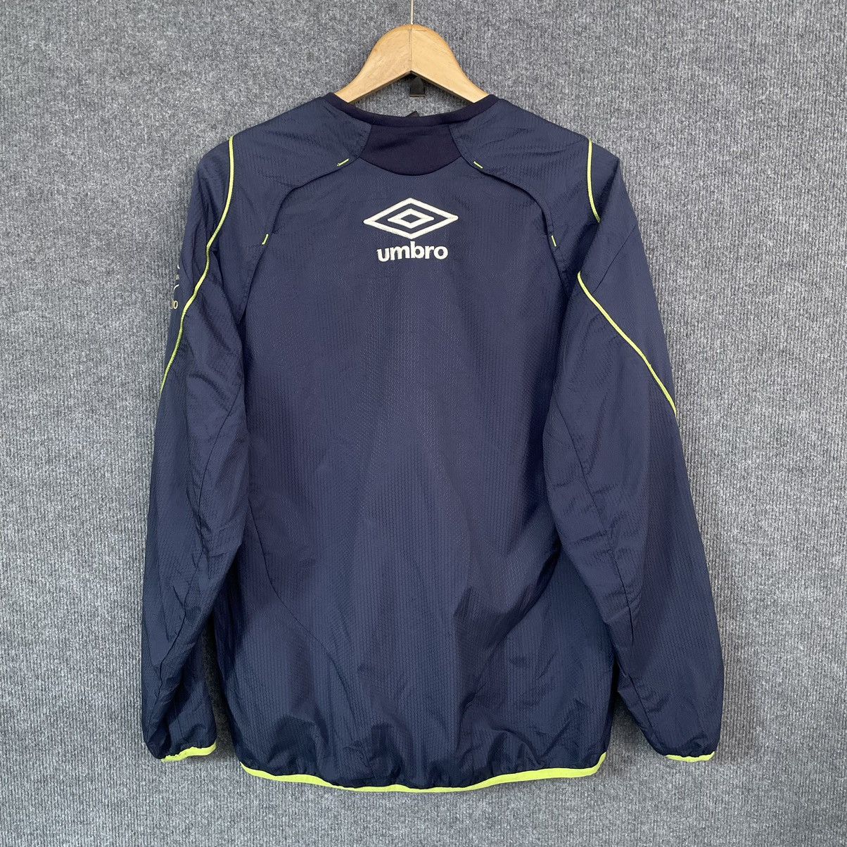 Umbro × Vintage 1990s Umbro Center Logo Nylon Sweatshirt Size US L / EU 52-54 / 3 - 6 Thumbnail