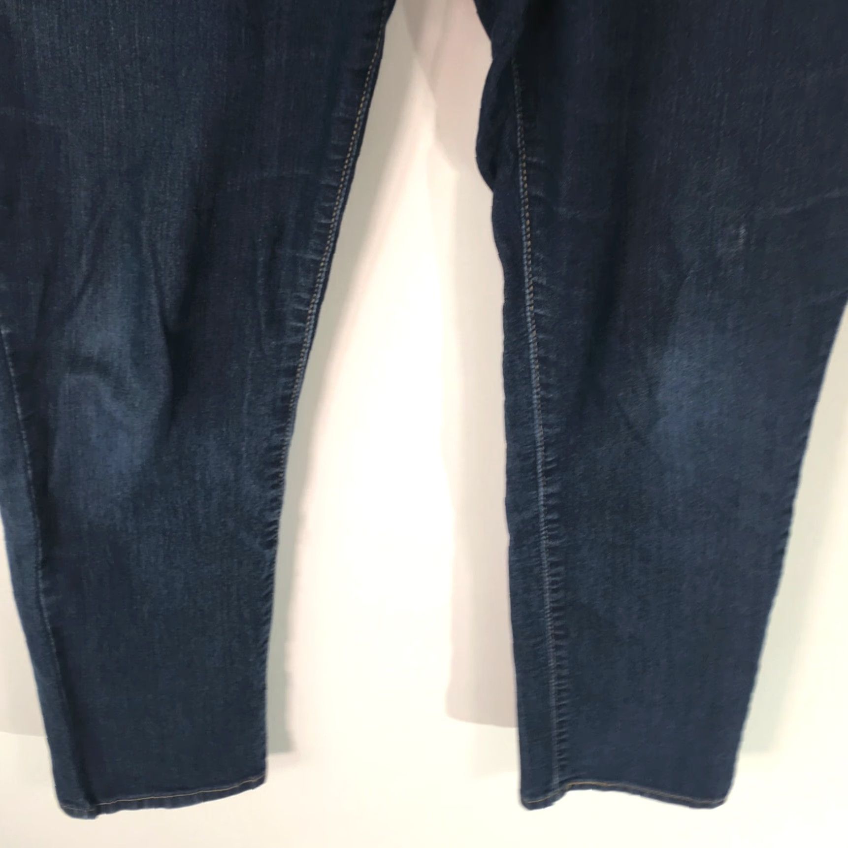 Levi's Levi's Signature Jeans Denim Skinny Blue 34x30 Womens 14 M Shaping Regular Rise 5-Pocket Belt Loops 81% Cotton 17% Polyester 2% Elastane Size 36" / US 14 / IT 50 - 5 Thumbnail