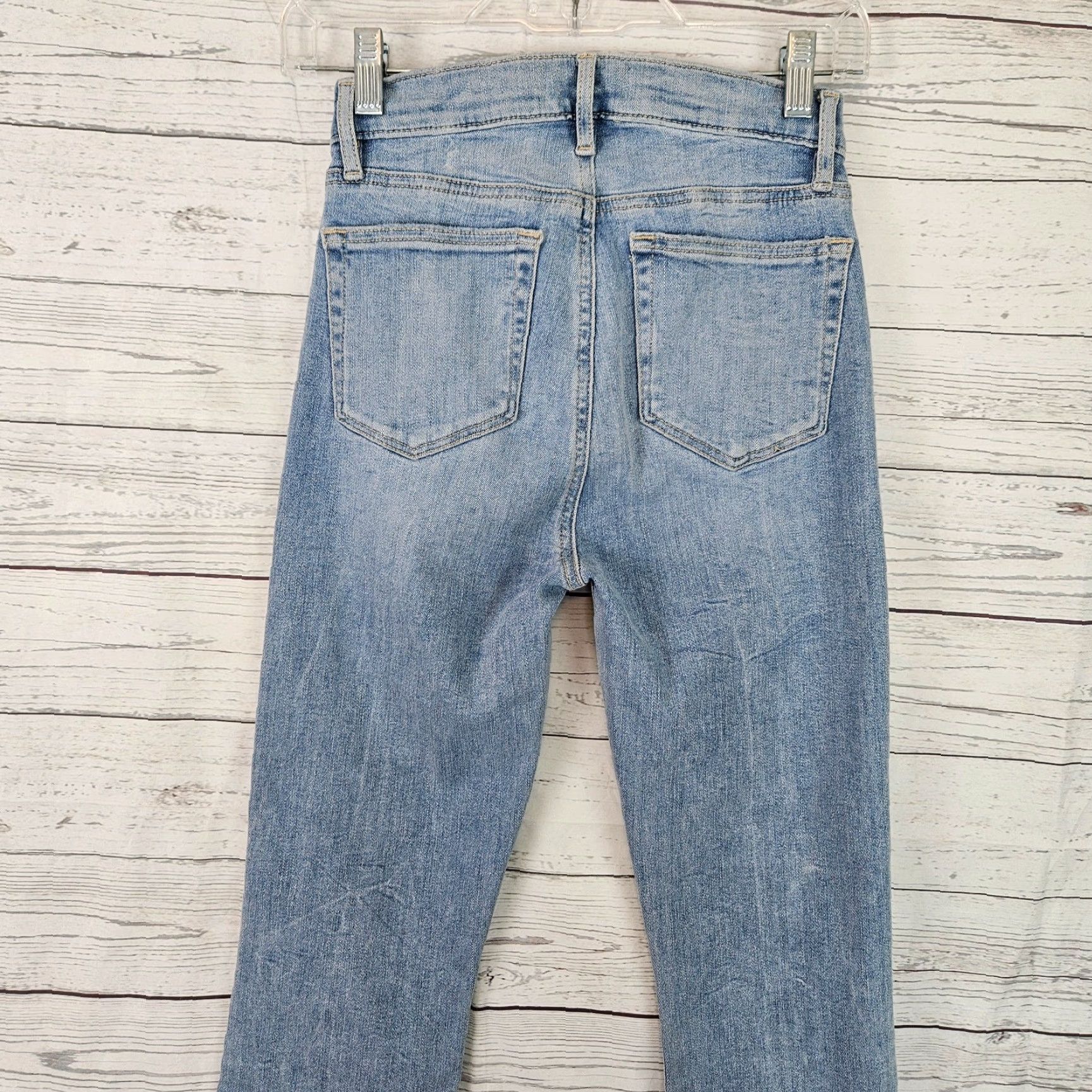 Loft **Ann Taylor LOFT Womens Blue Crop Jeans Size 00** User: **Ann Taylor LOFT Womens Blue Crop Jeans Size 00** Size 24" / US 00 / IT 34 - 4 Thumbnail
