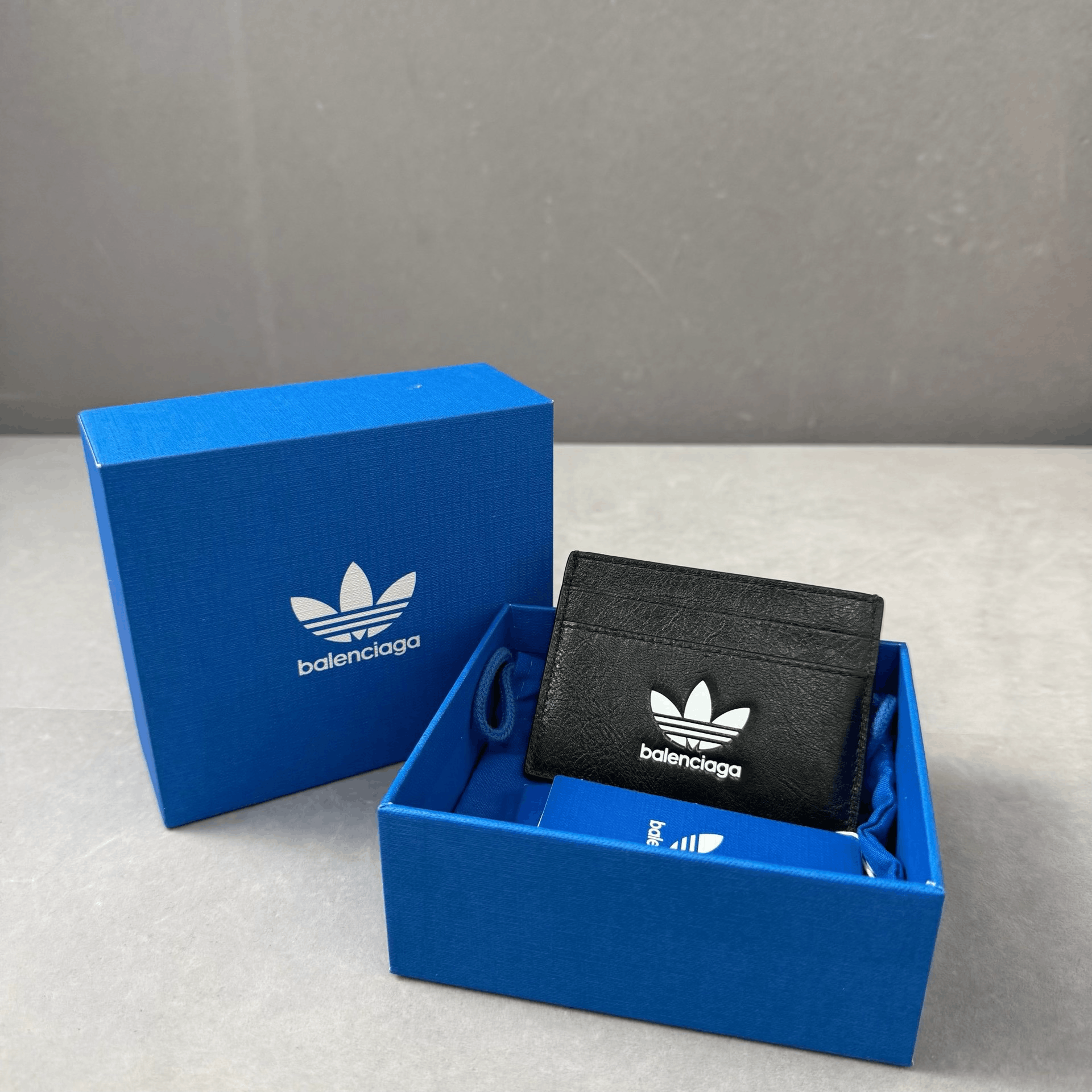 Balenciaga Balenciaga x Adidas Logo Card Holder Size ONE SIZE - 1 Thumbnail