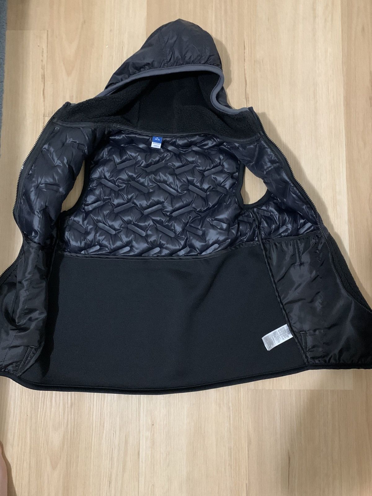 Old Navy Black puffy vest Size US XL / EU 56 / 4 - 2 Thumbnail