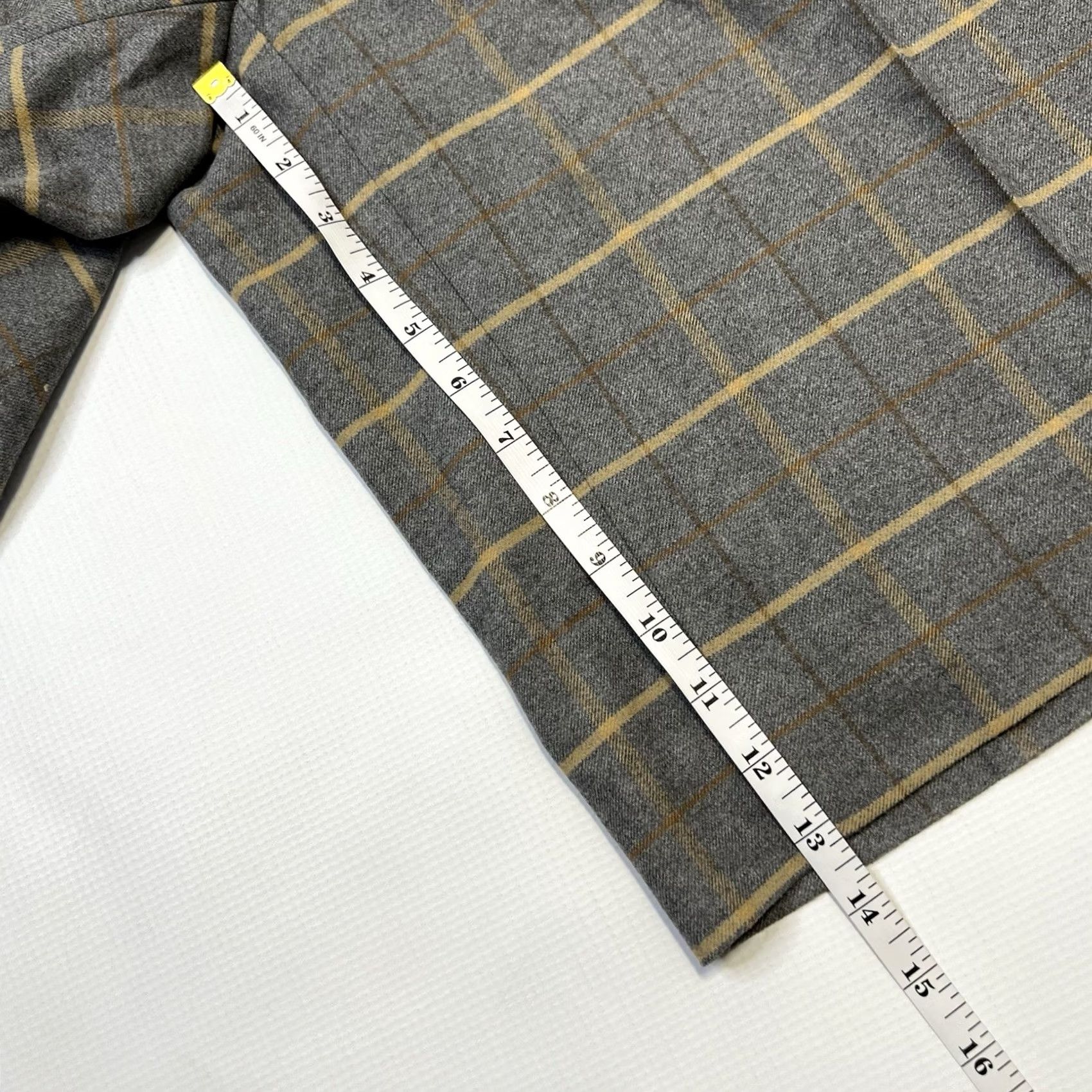 Anthropologie Cartonnier Shorts Bermuda 6 Gray Flannel Plaid Women Classic 80s 90s City Preppy Golf Walking Wrist 34x13.5 Mens Womens Girls Size 28" / US 6 / IT 42 - 3 Thumbnail