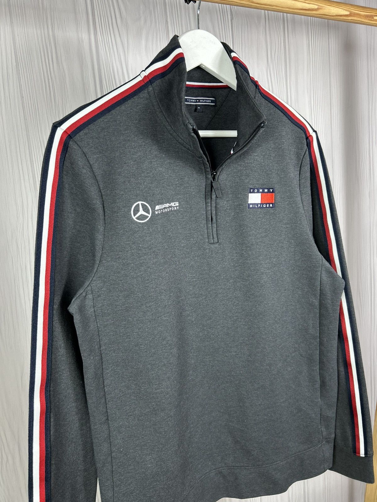 Tommy Hilfiger Tommy Hilfiger Mercedes Benz AMG Petronas 1/3 Zip Sweatshirt Size US M / EU 48-50 / 2 - 2 Thumbnail