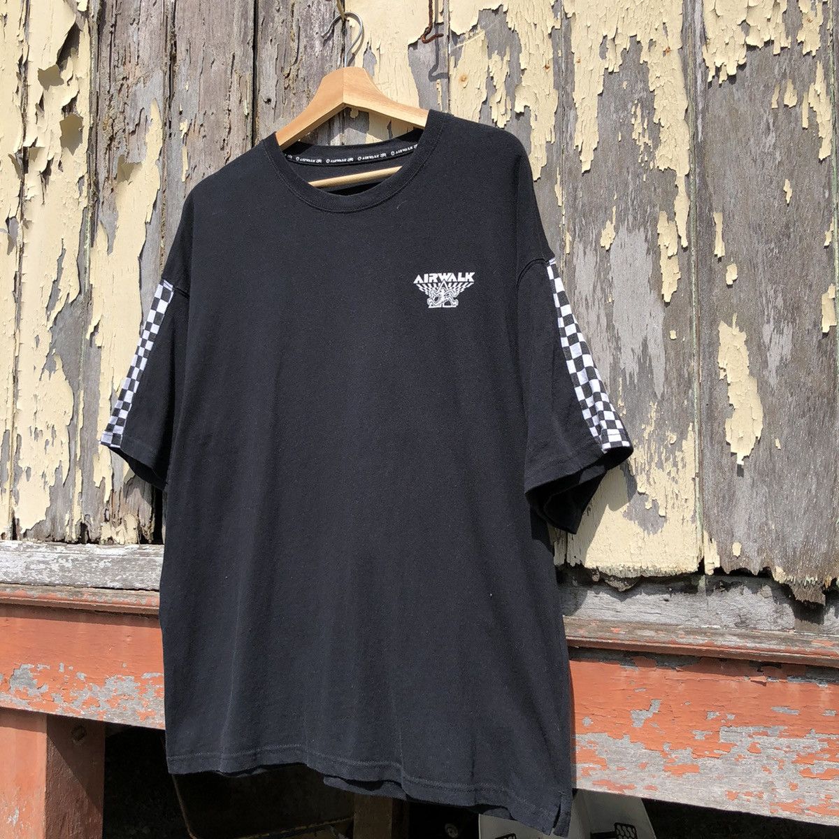 Vintage Vintage y2k Airwalk Over Saiz Tshirt Size US L / EU 52-54 / 3 - 2 Thumbnail