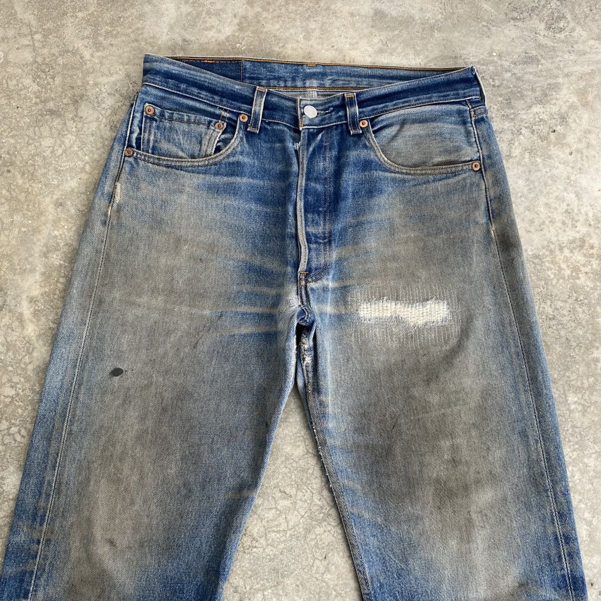 Levi's Vintage 90’s Levis 501 Faded Blue Distressed Denim Jeans Size US 31 - 2 Thumbnail