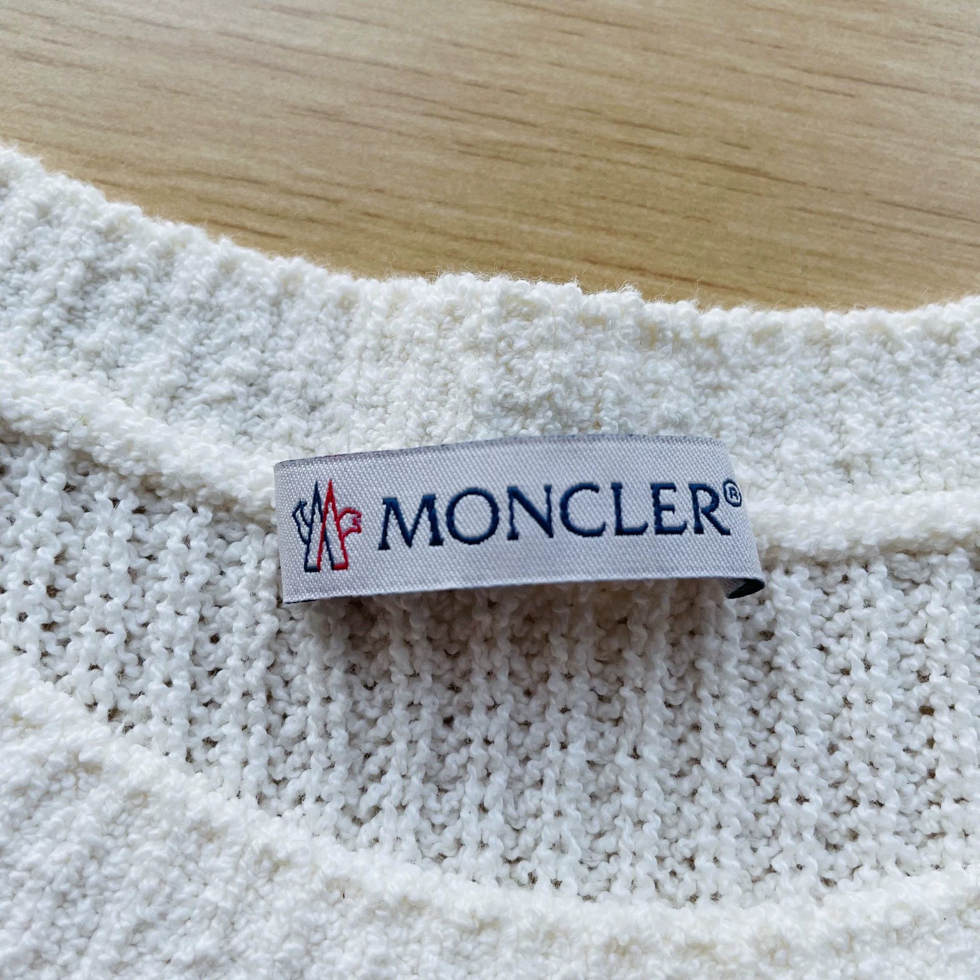Moncler Moncler Puff Sleeve Knit Crew Neck Short Top Women's White S Size S / US 4 / IT 40 - 5 Thumbnail