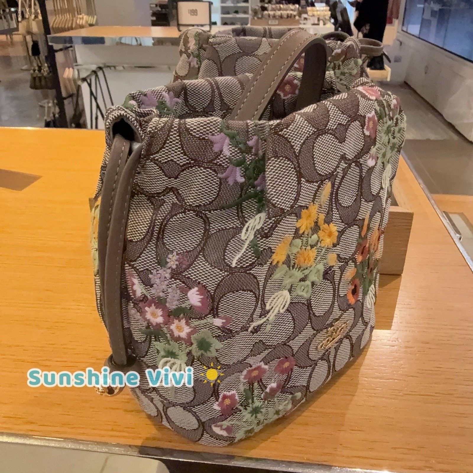 Coach NWT Coach Faye Mini Drawstring Bag Floral Embroidery CDZ94 Size ONE SIZE - 7 Thumbnail